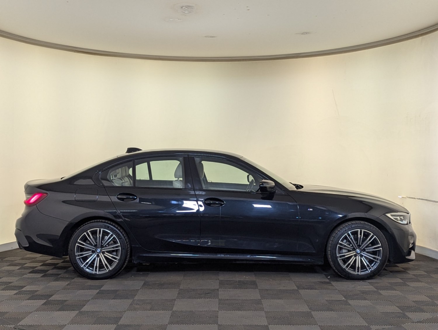 BMW 3 Series Listing Image