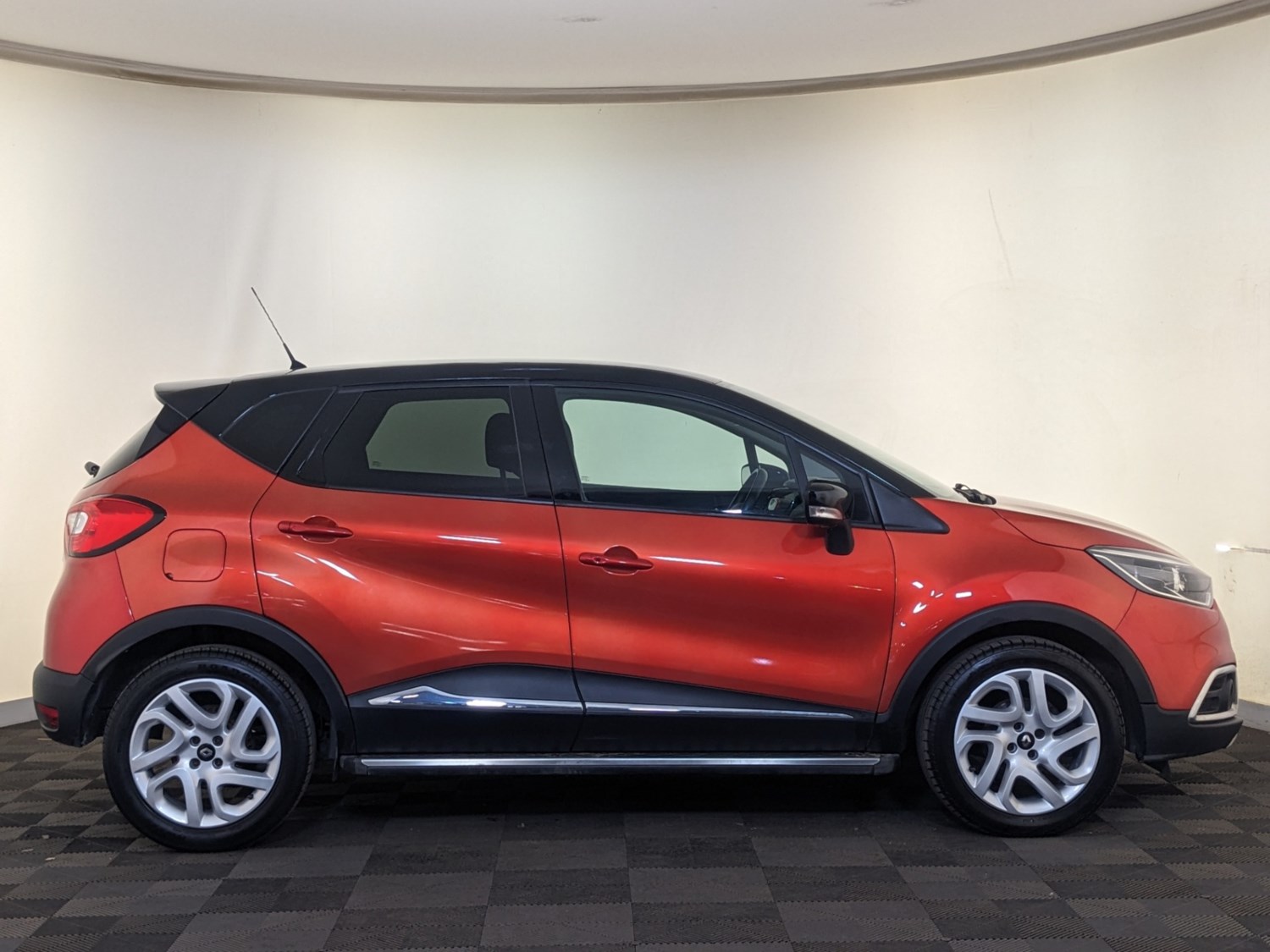 Renault Captur Listing Image