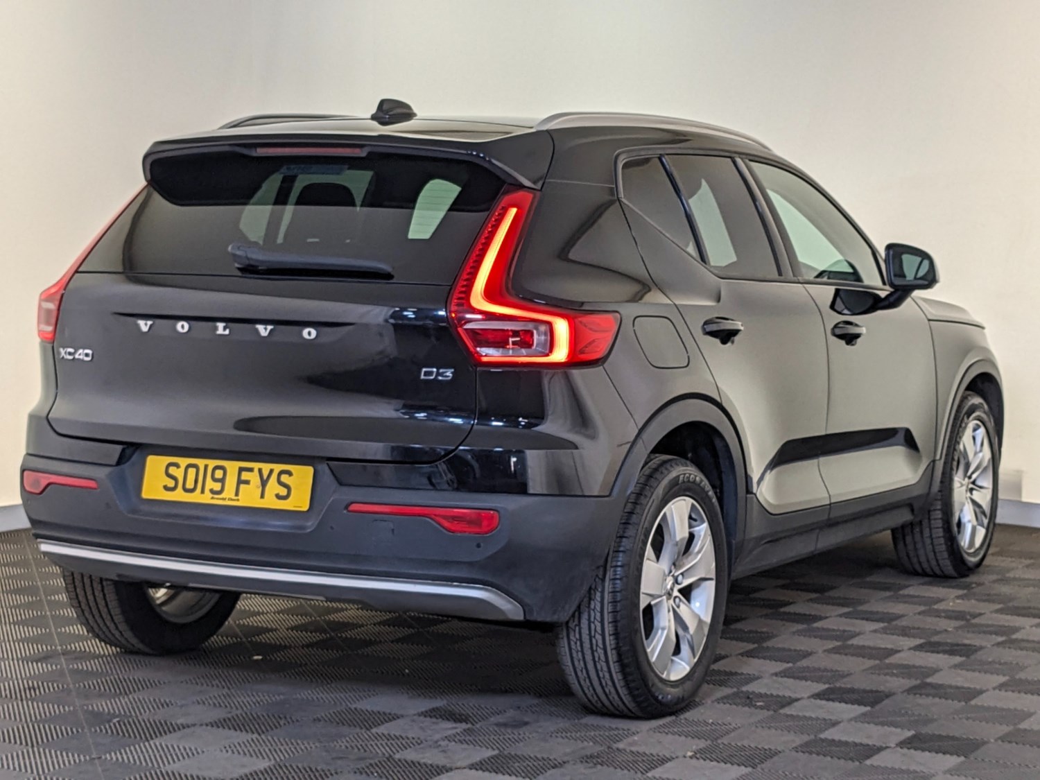 Volvo XC40 Listing Image