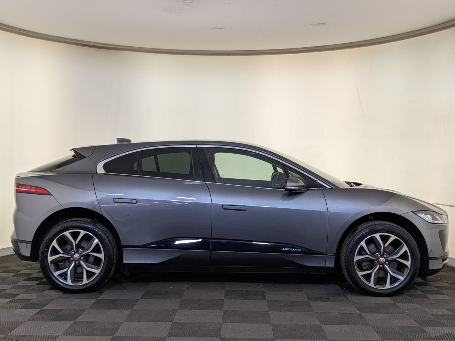 Jaguar I-PACE Listing Image