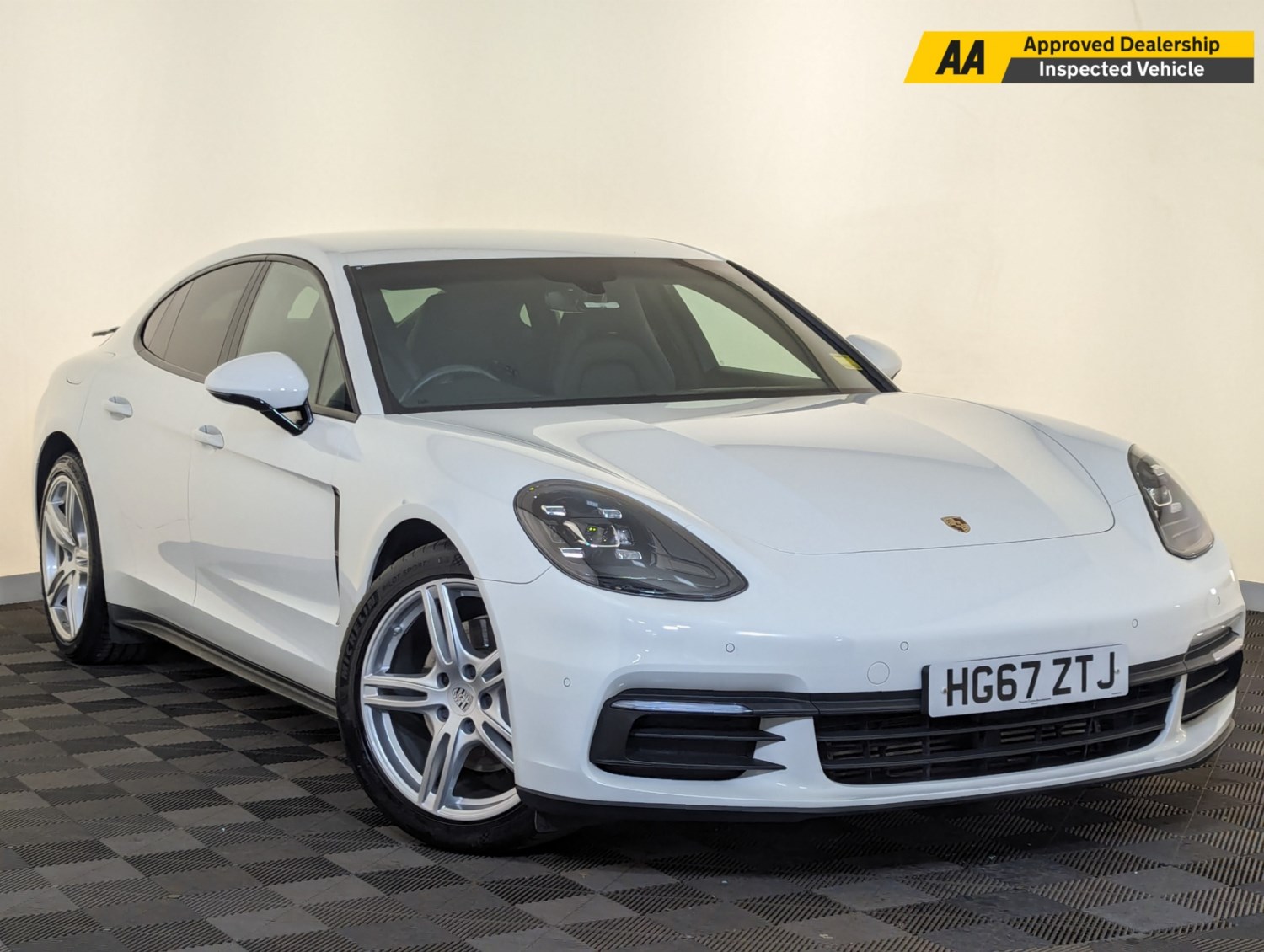 Porsche Panamera Listing Image