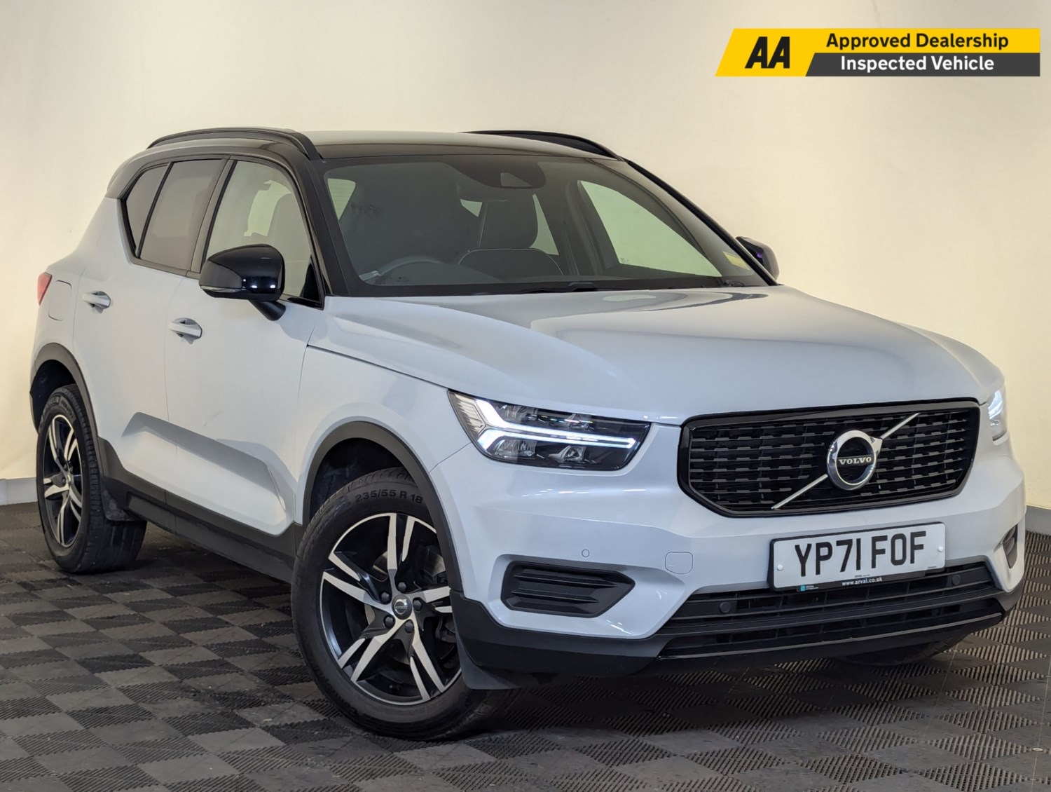 Volvo XC40 Listing Image