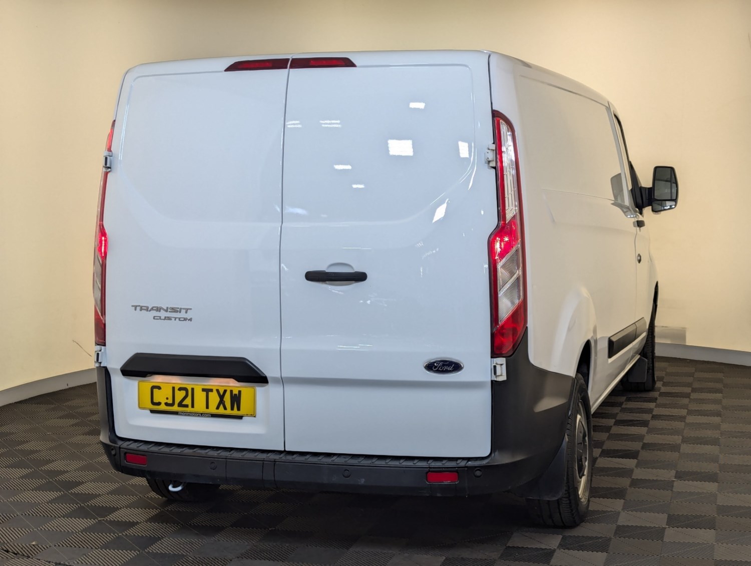 Ford Transit Custom Listing Image