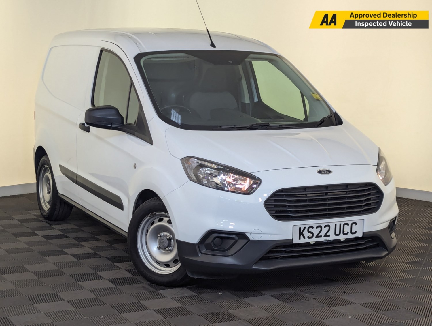 Ford Transit Courier Listing Image