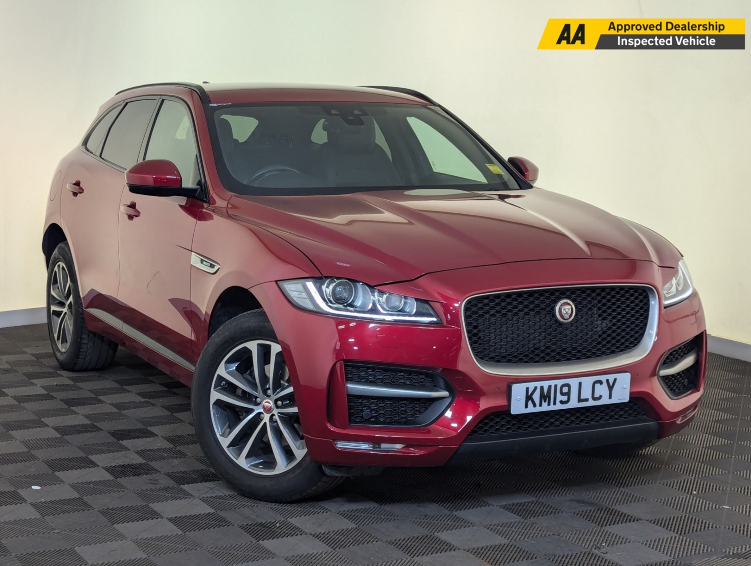 Jaguar F-PACE Listing Image