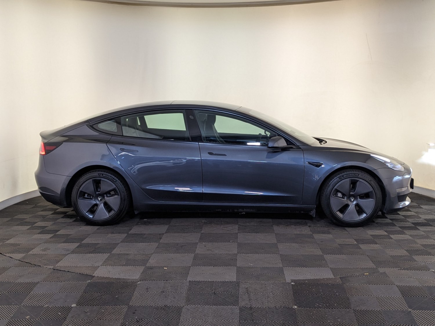 Tesla Model 3 Listing Image