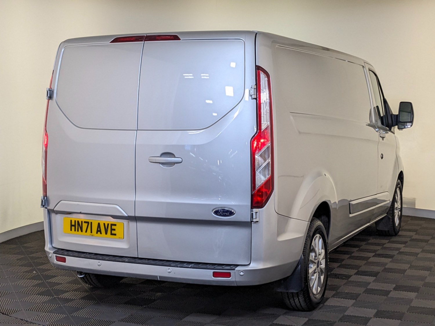 Ford Transit Custom Listing Image