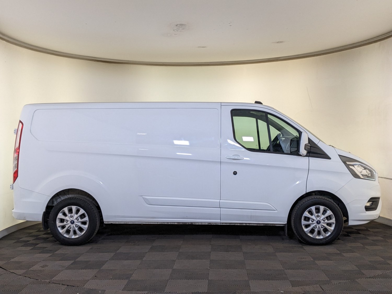 Ford Transit Custom Listing Image