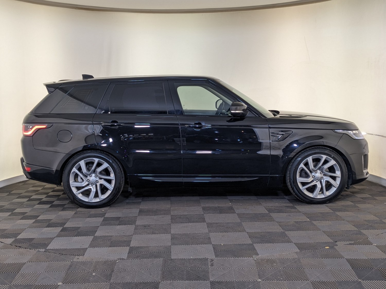 Land Rover Range Rover Sport Listing Image