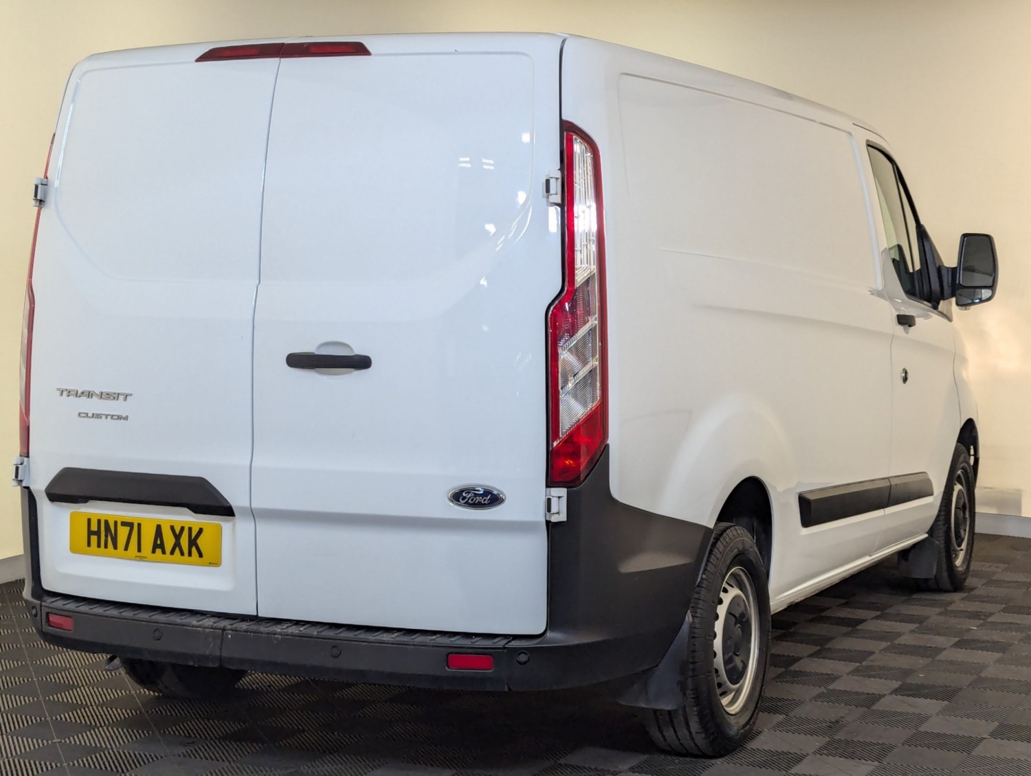 Ford Transit Custom Listing Image