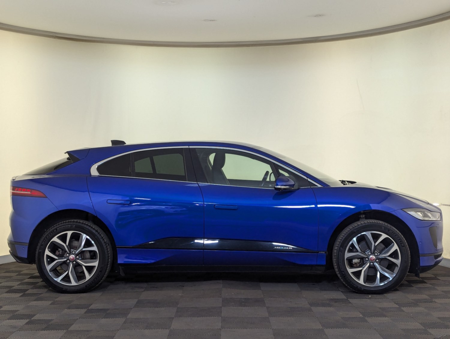 Jaguar I-PACE Listing Image