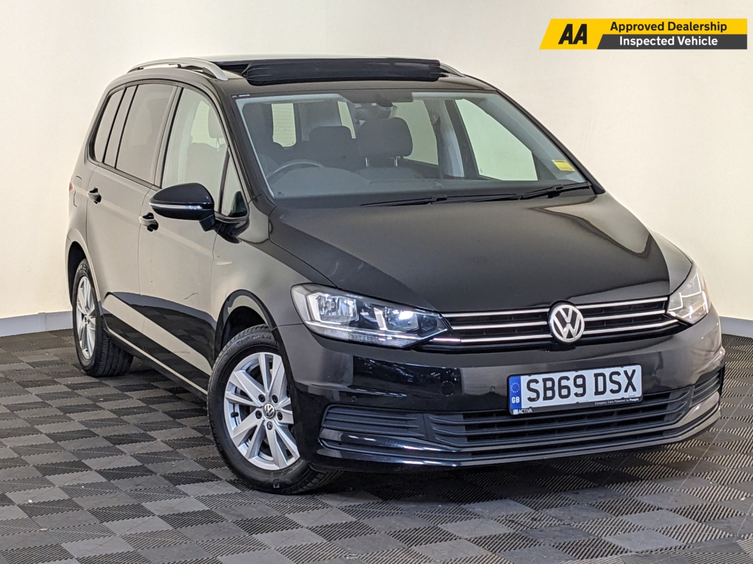 Volkswagen Touran Listing Image