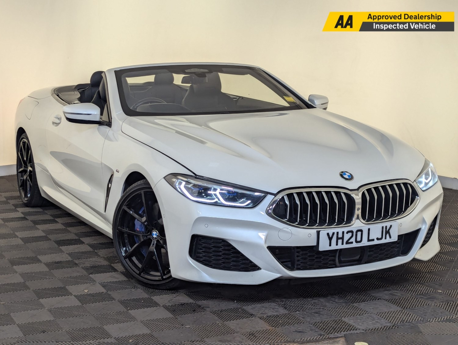 BMW 8 Series Listing Image