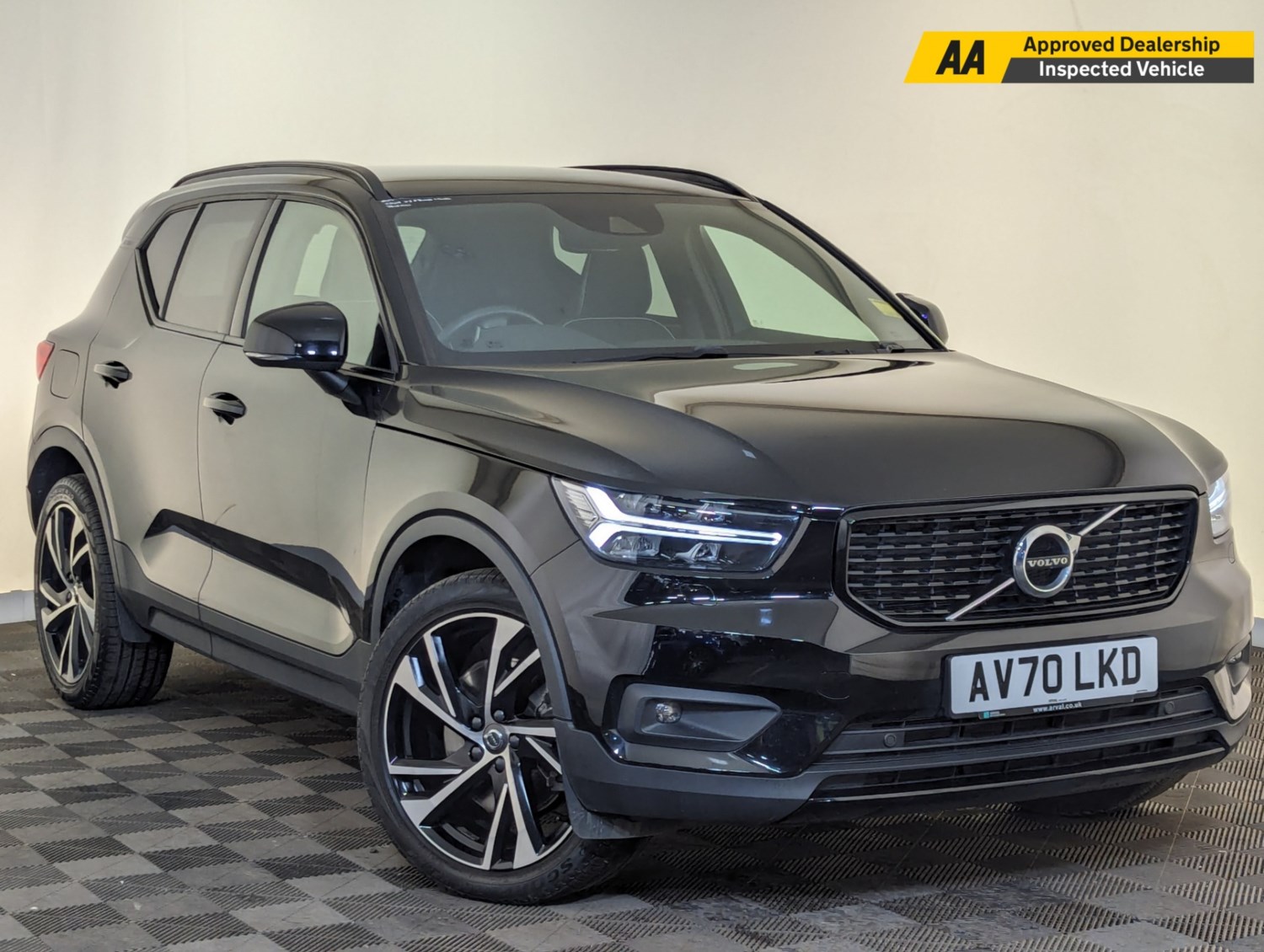 Volvo XC40 Listing Image