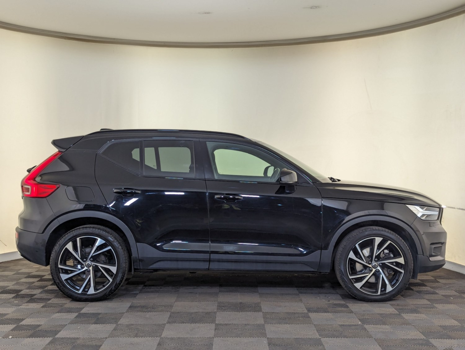 Volvo XC40 Listing Image