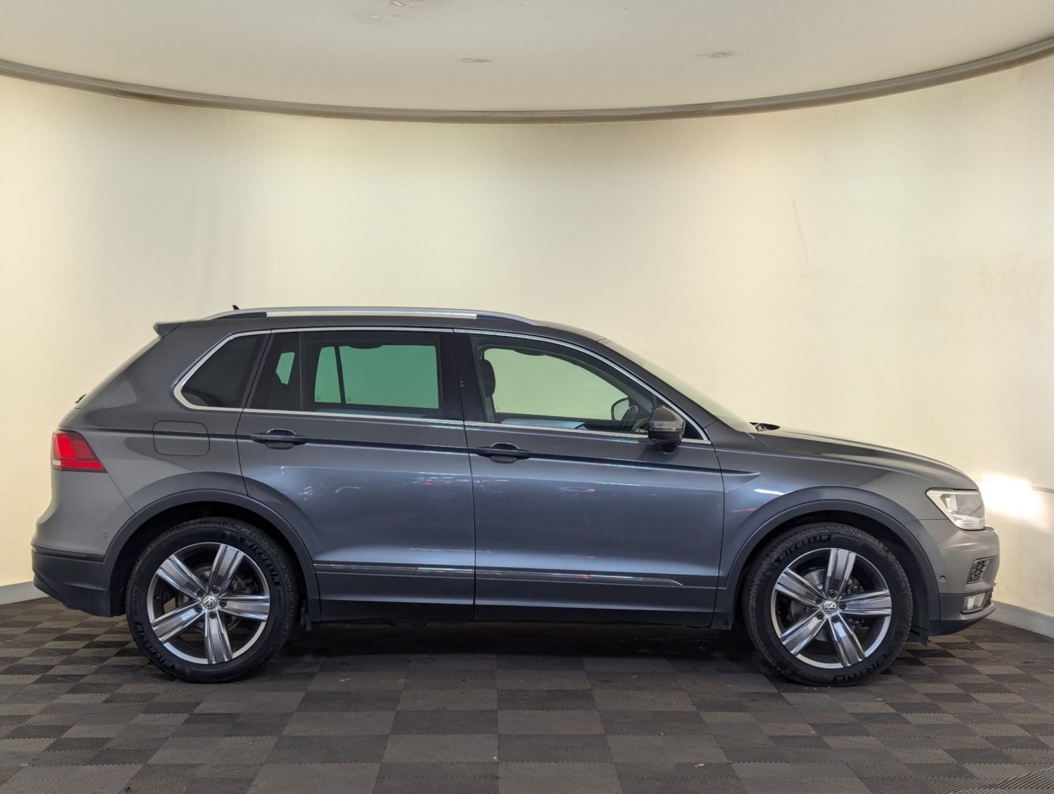 Volkswagen Tiguan Listing Image