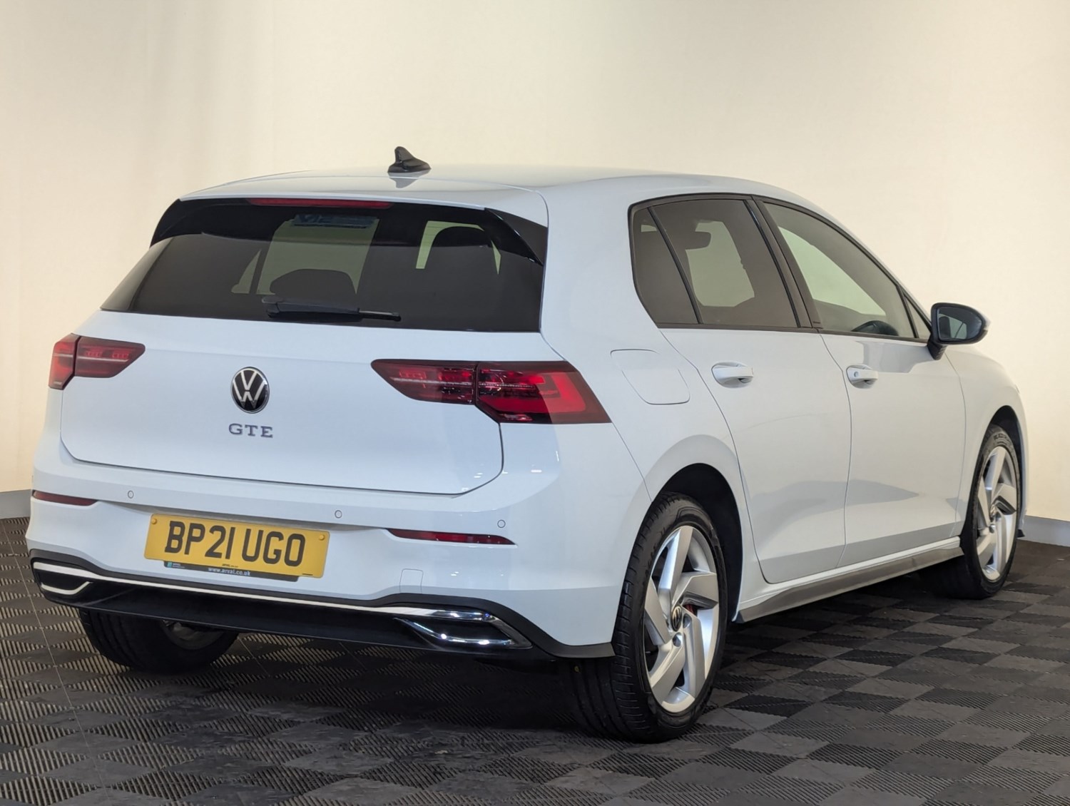 Volkswagen Golf Listing Image