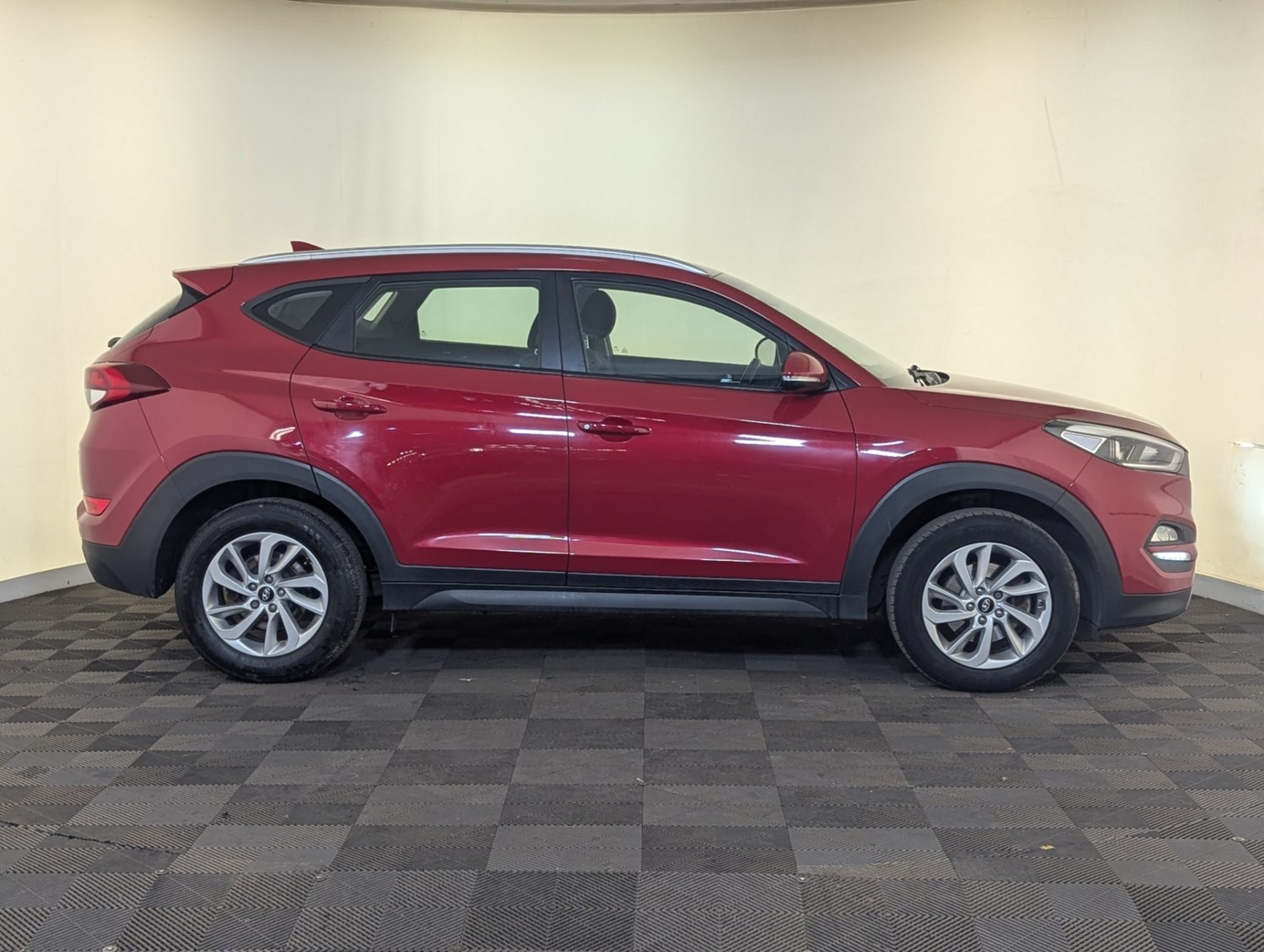 Hyundai TUCSON Listing Image