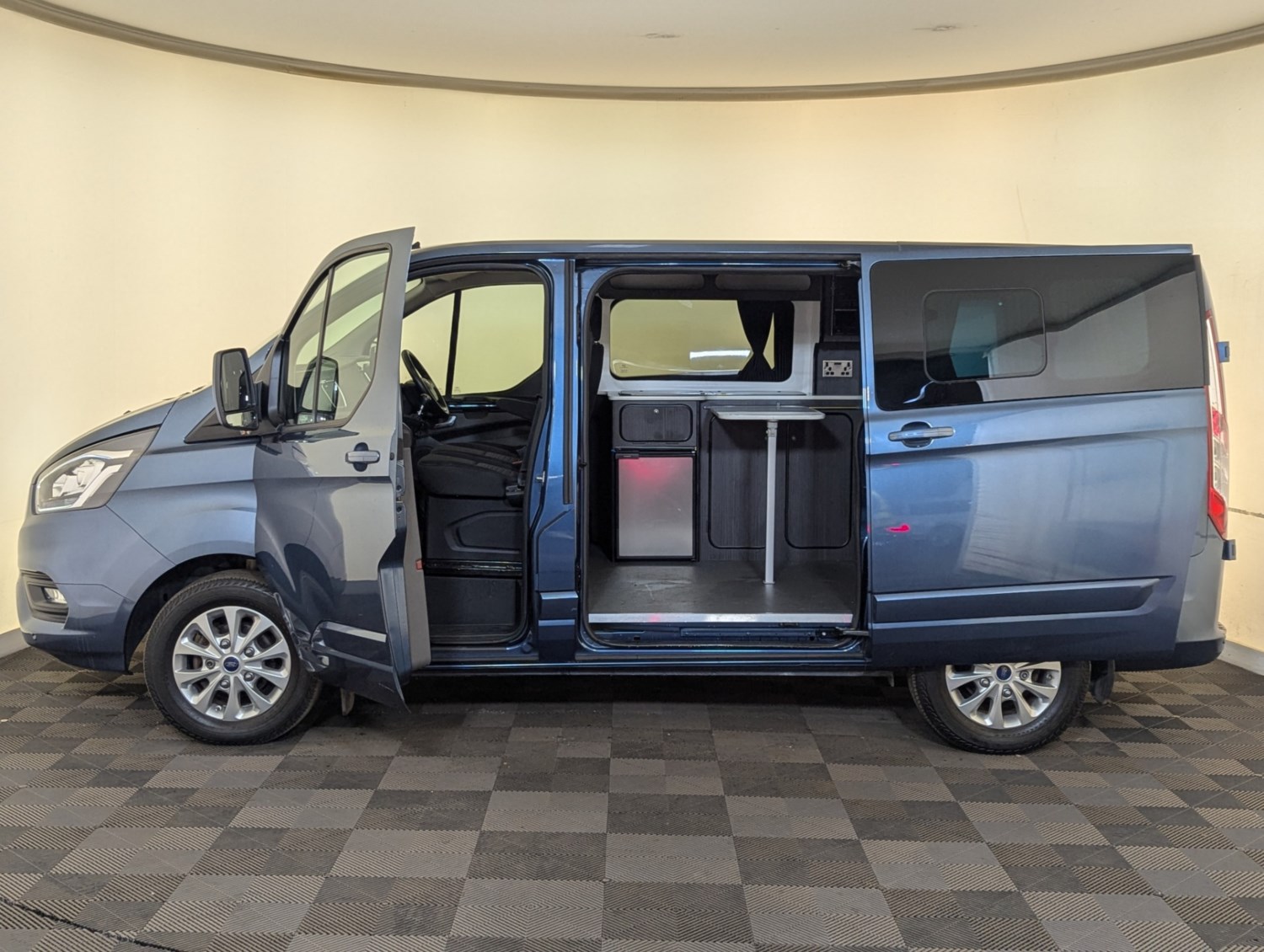 Ford Transit Custom Listing Image