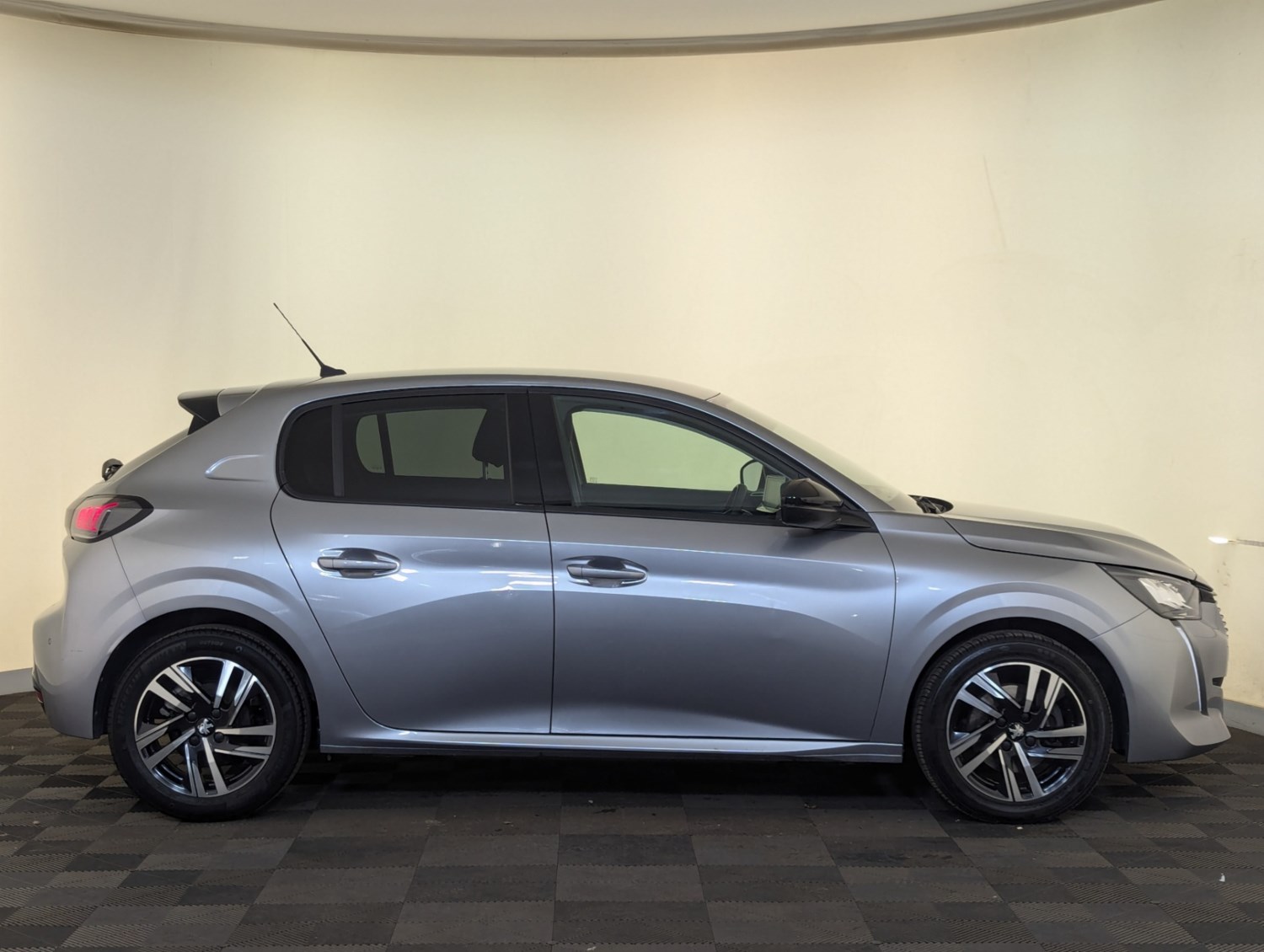 Peugeot 208 Listing Image