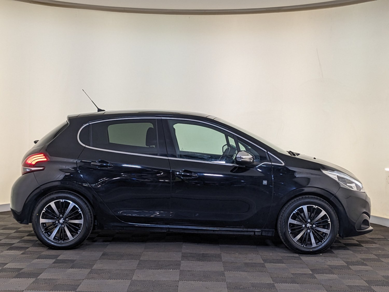 Peugeot 208 Listing Image