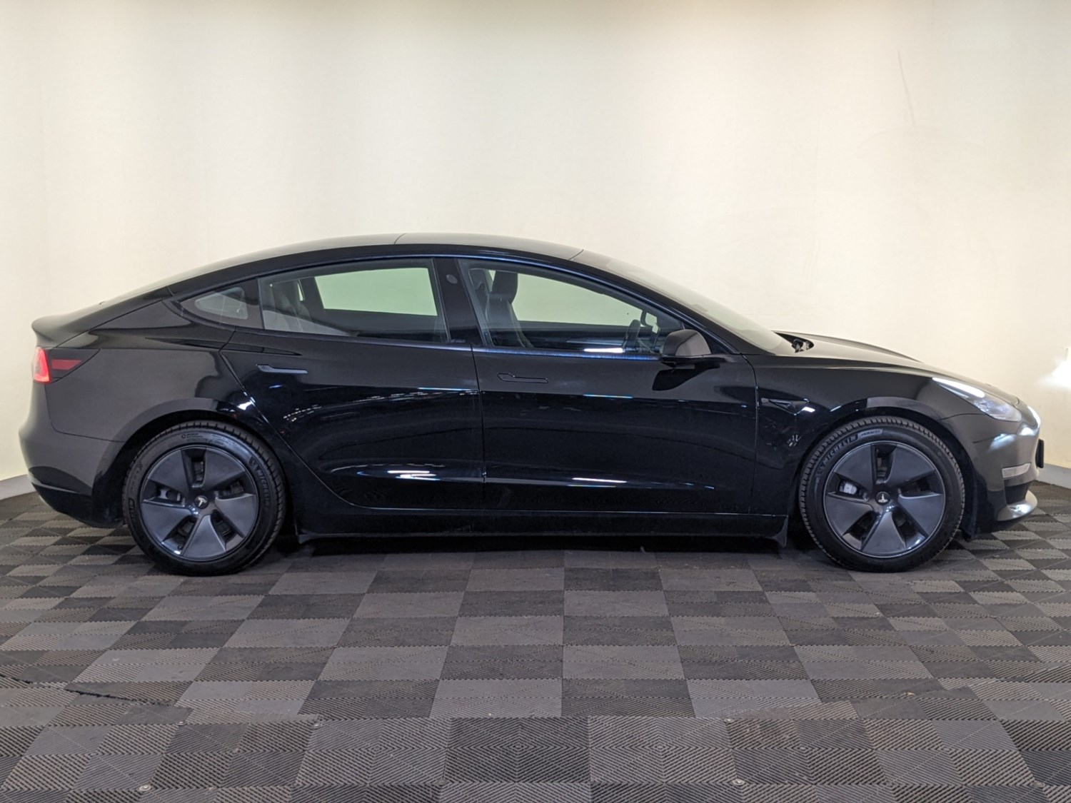 Tesla Model 3 Listing Image