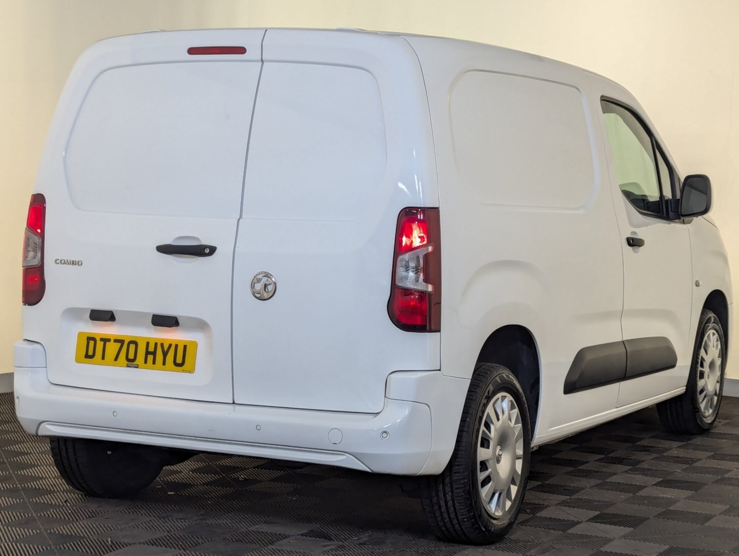 Vauxhall Combo Listing Image