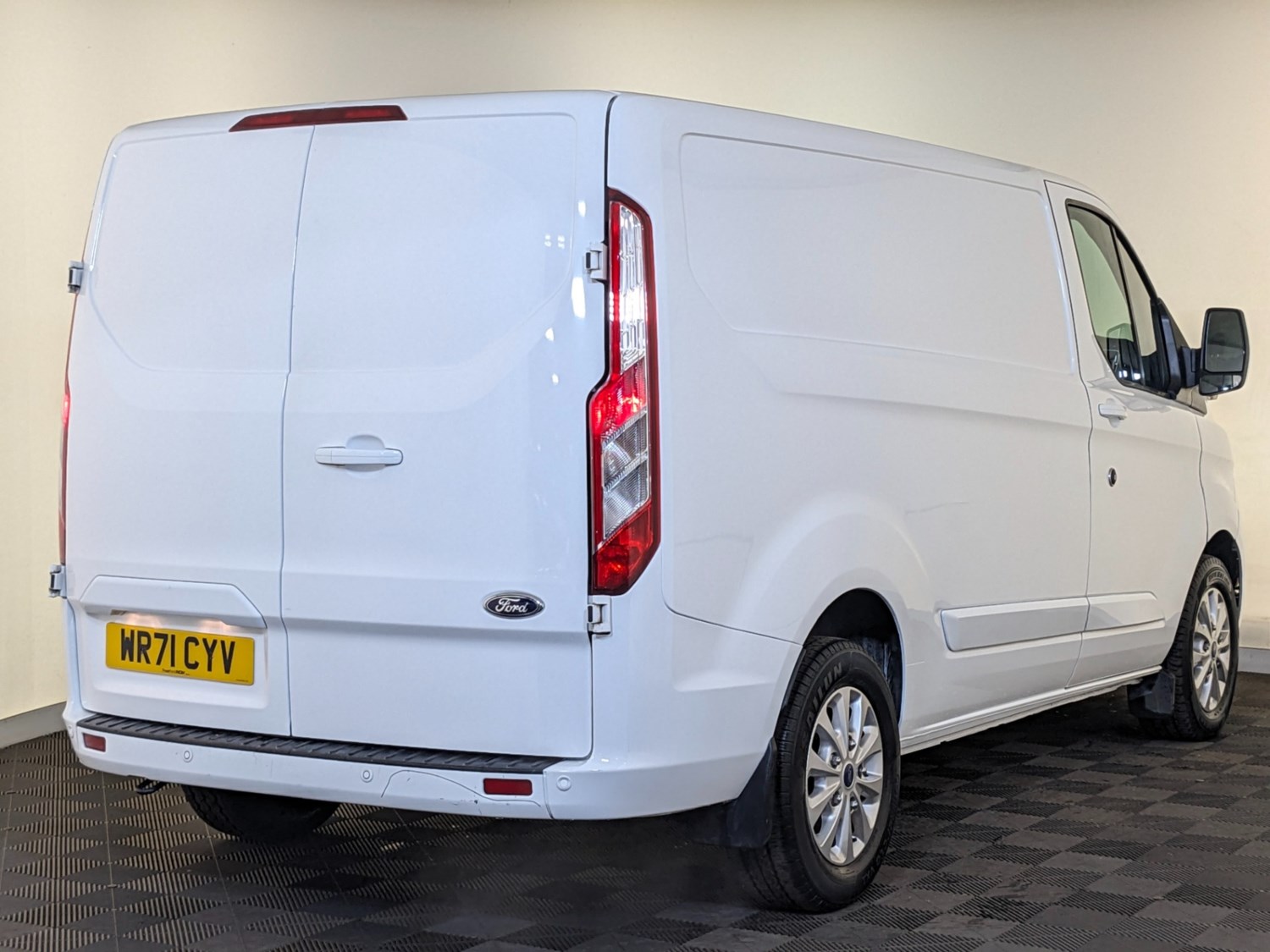 Ford Transit Custom Listing Image