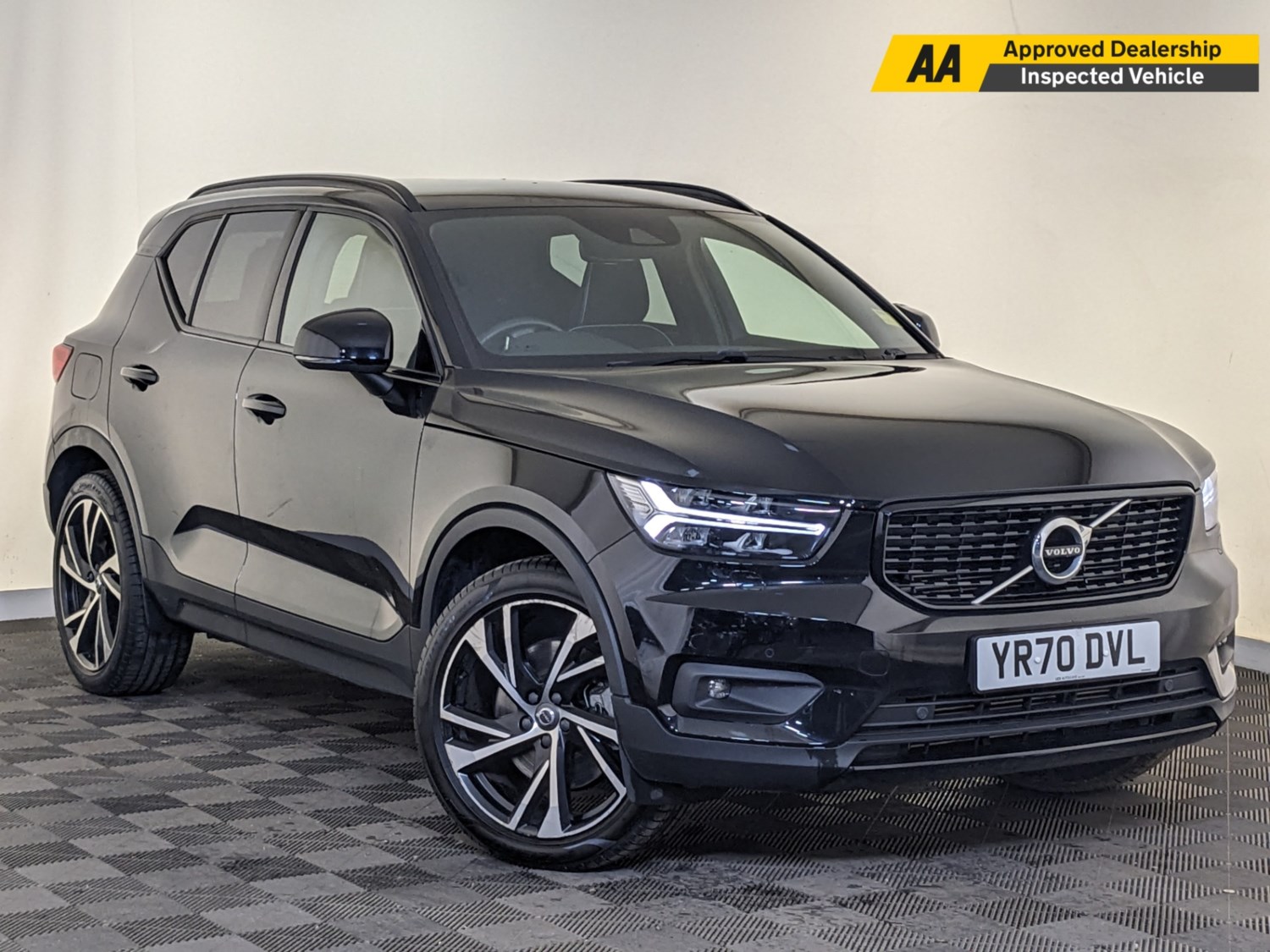 Volvo XC40 Listing Image