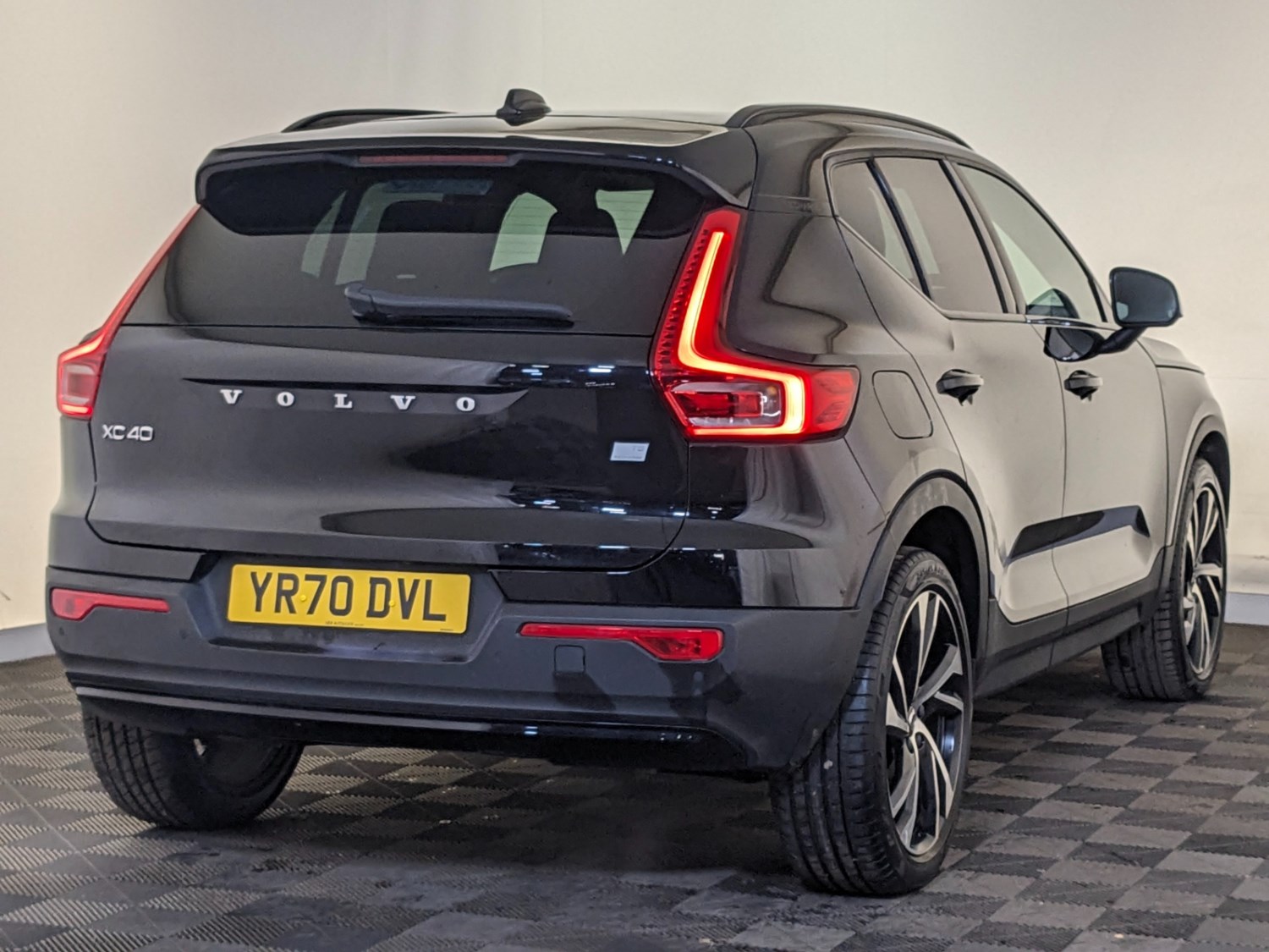 Volvo XC40 Listing Image