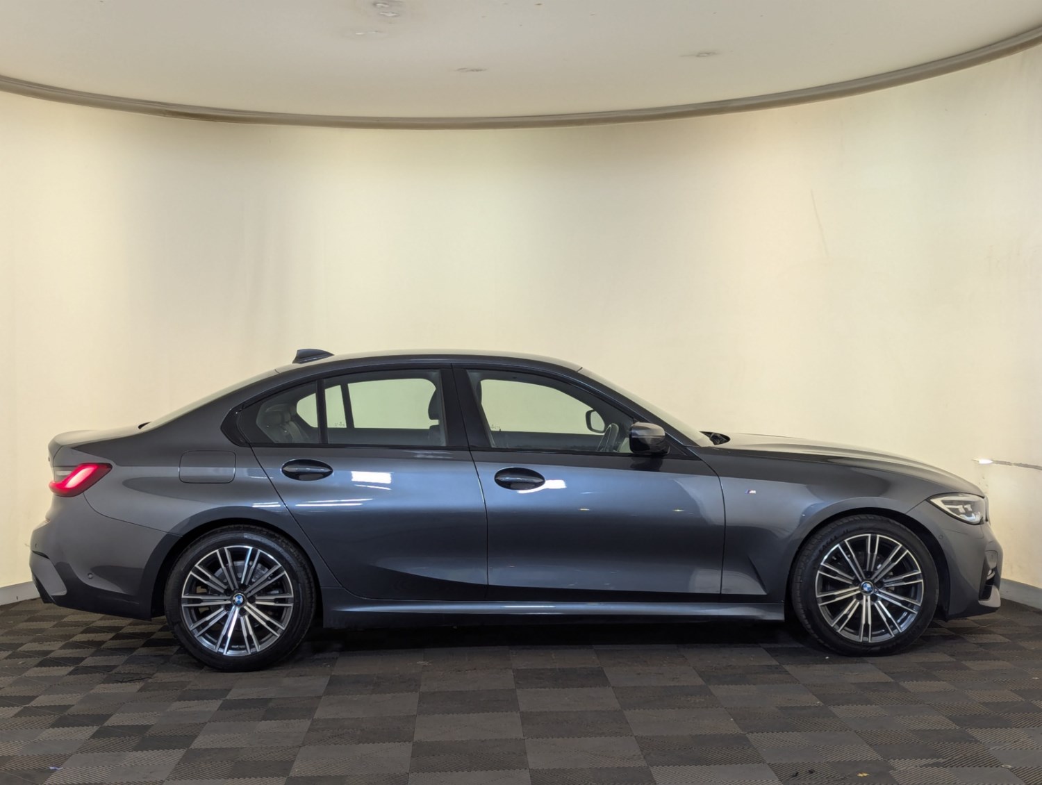 BMW 3 Series Listing Image