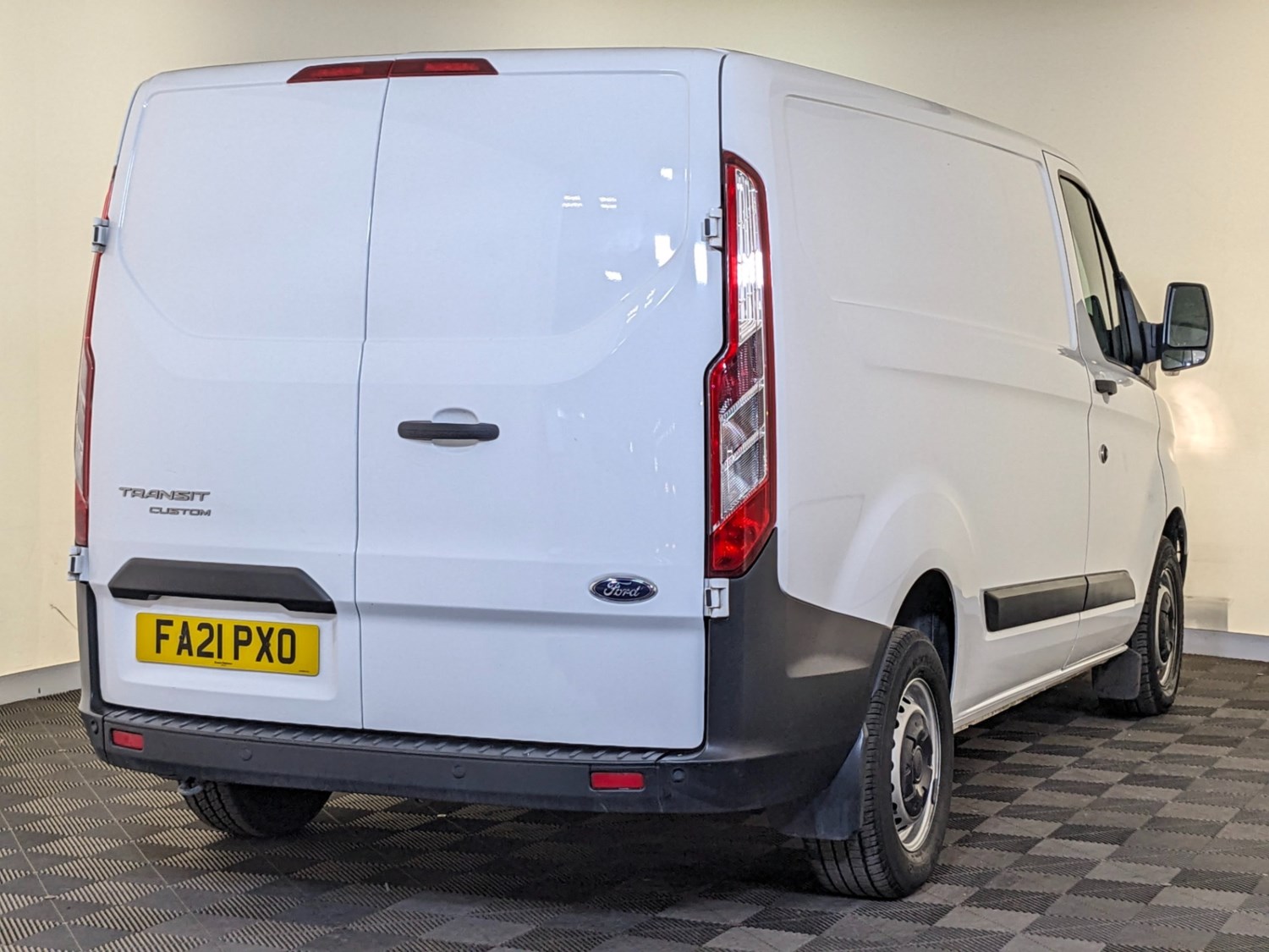 Ford Transit Custom Listing Image