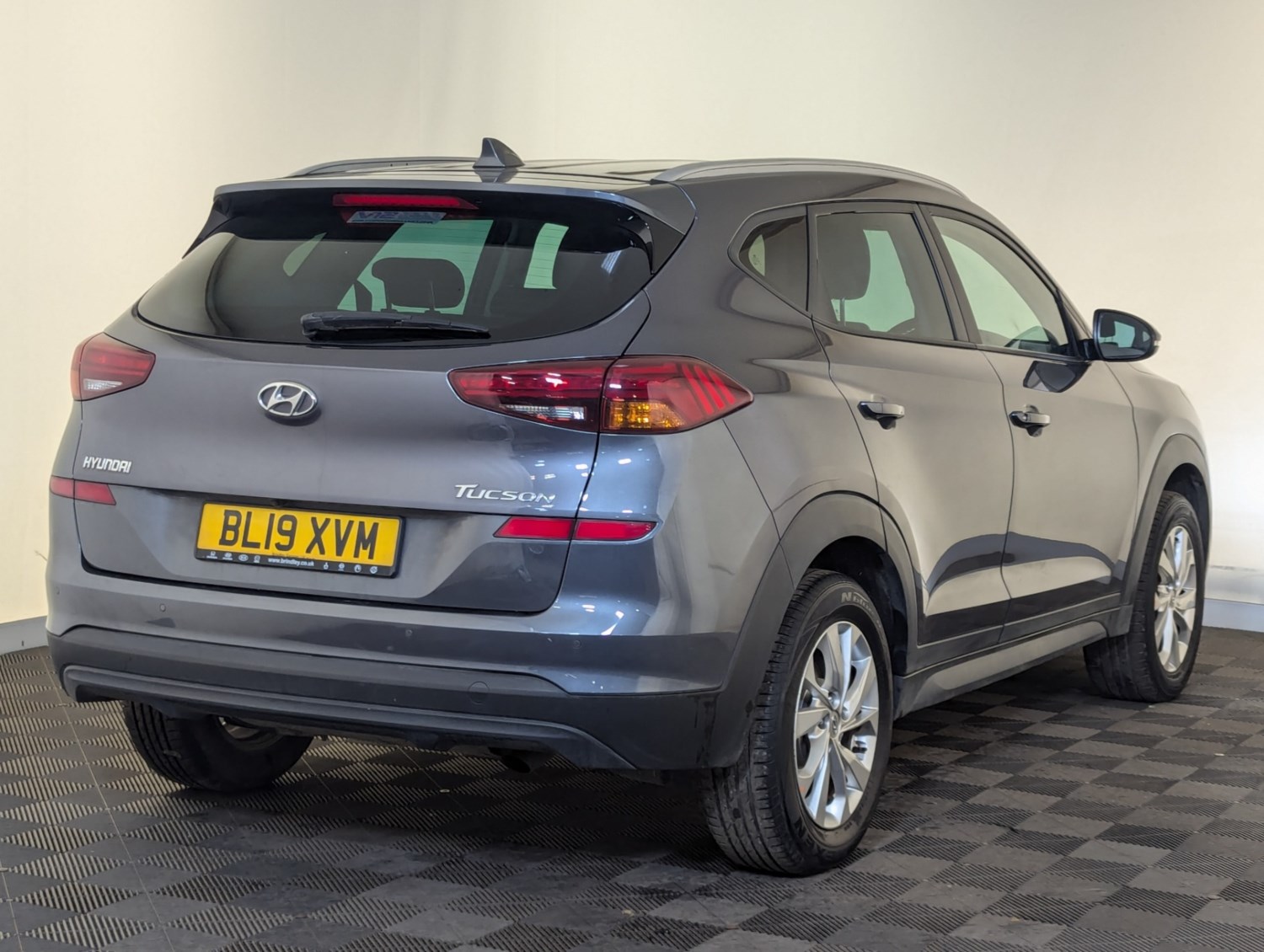 Hyundai TUCSON Listing Image