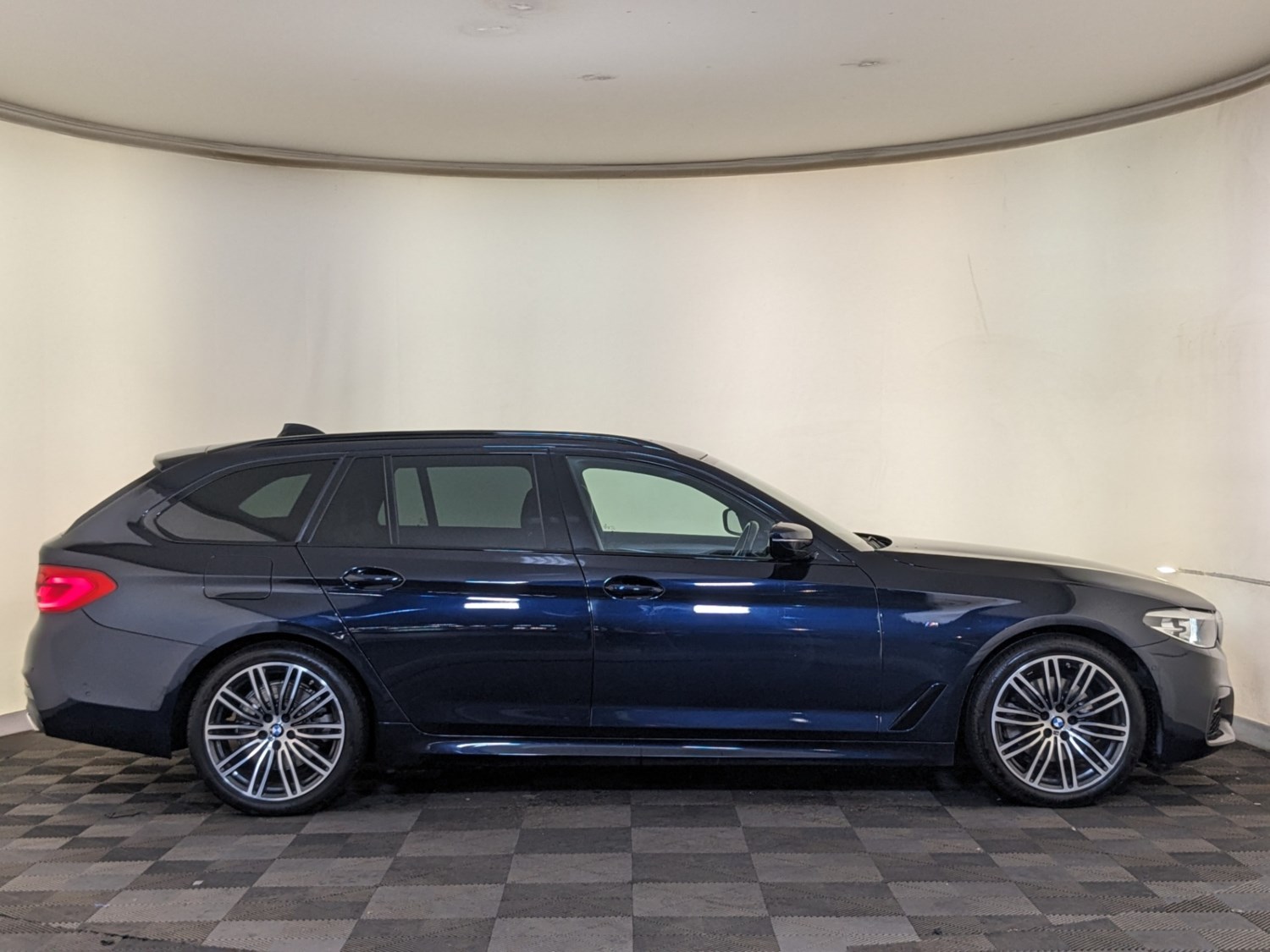 BMW 5 Series Listing Image