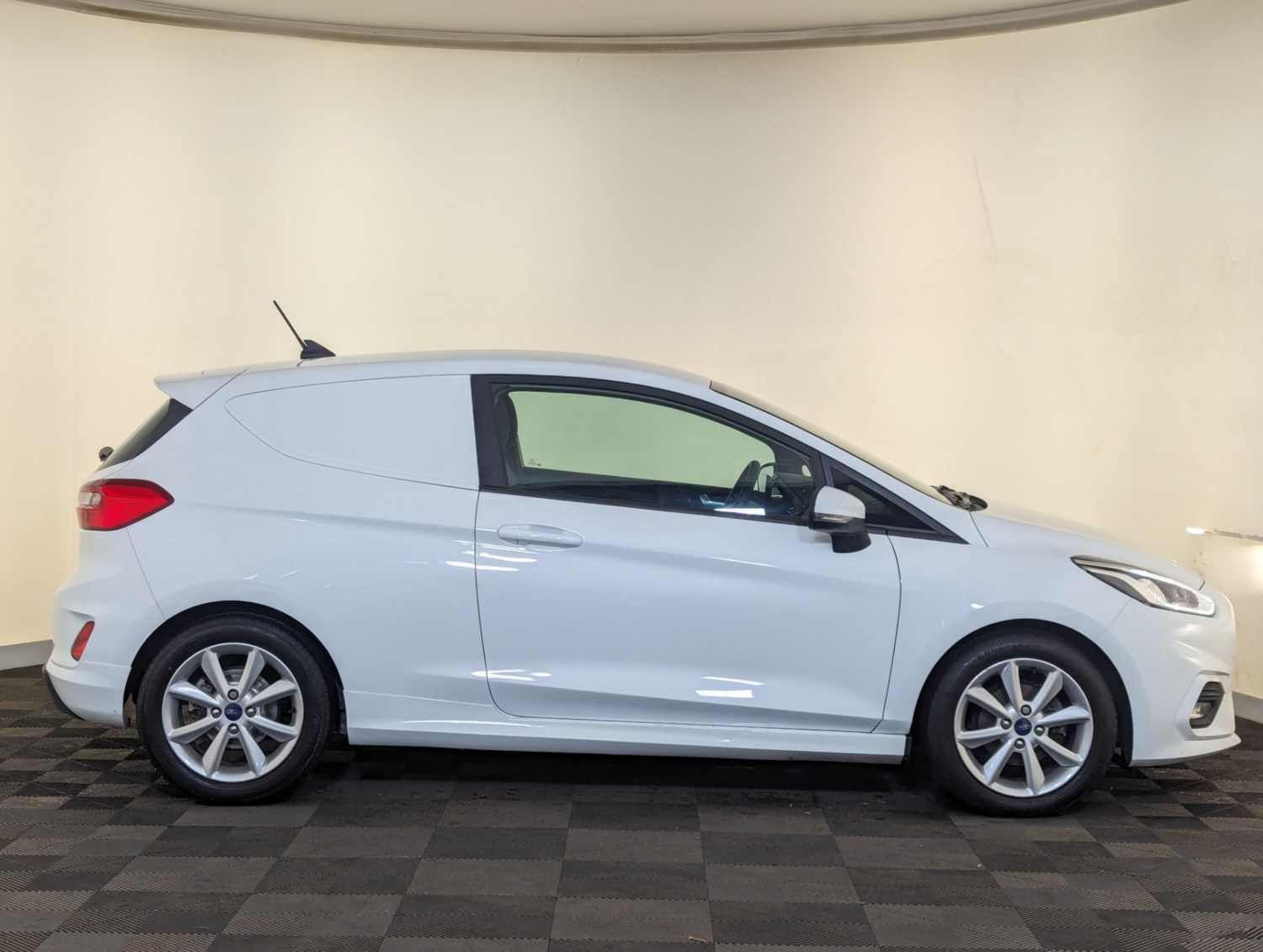 Ford Fiesta Listing Image