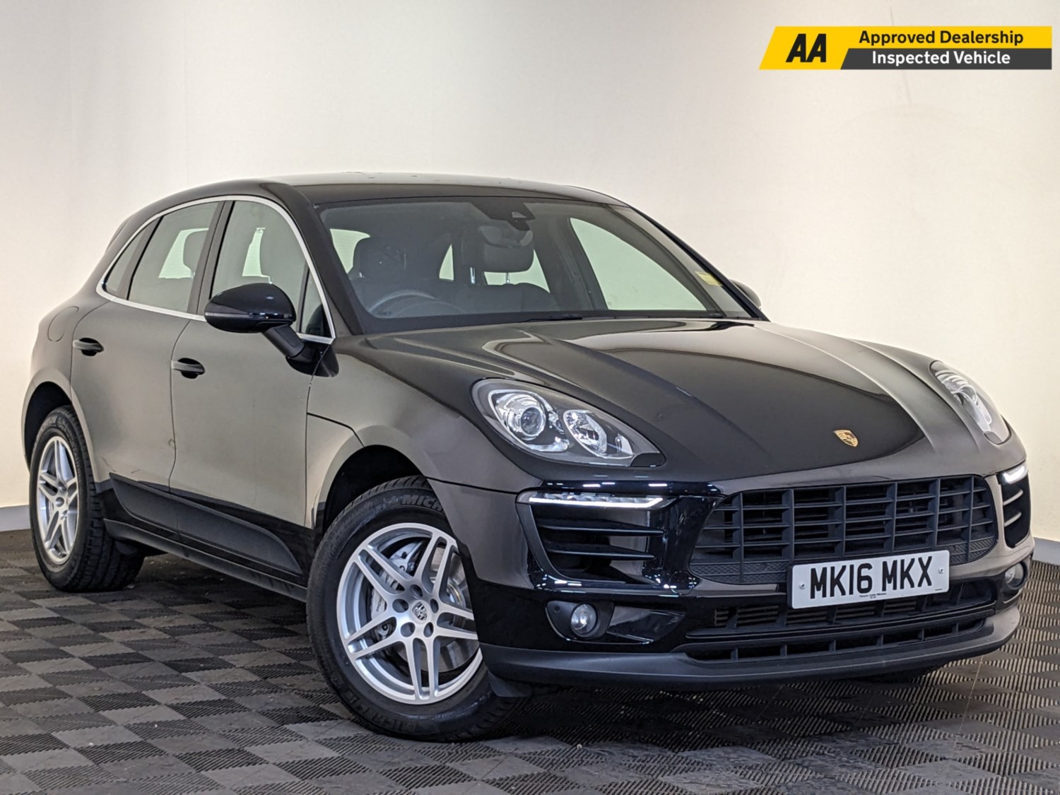 Porsche Macan Listing Image