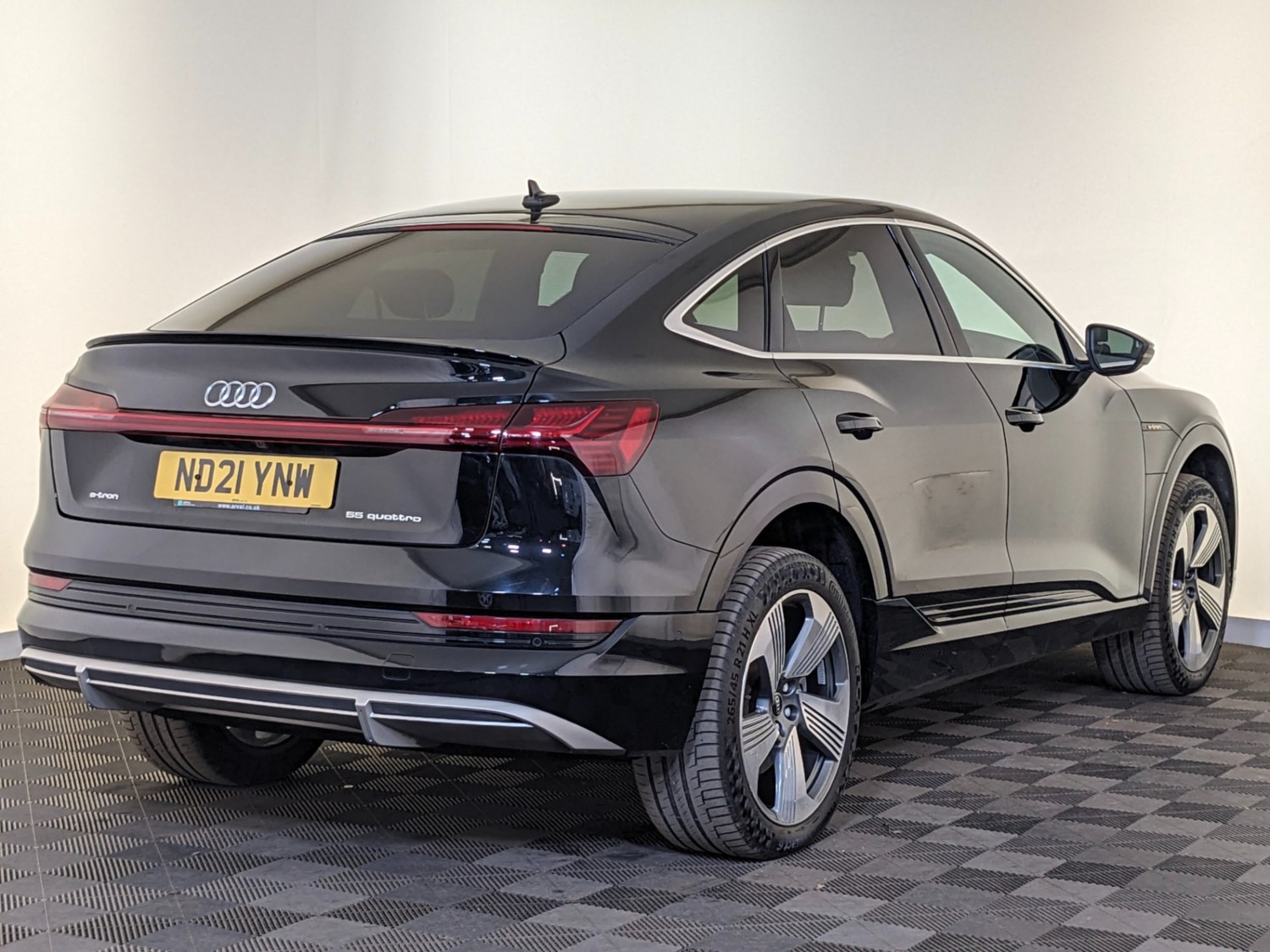 Audi e-tron Listing Image