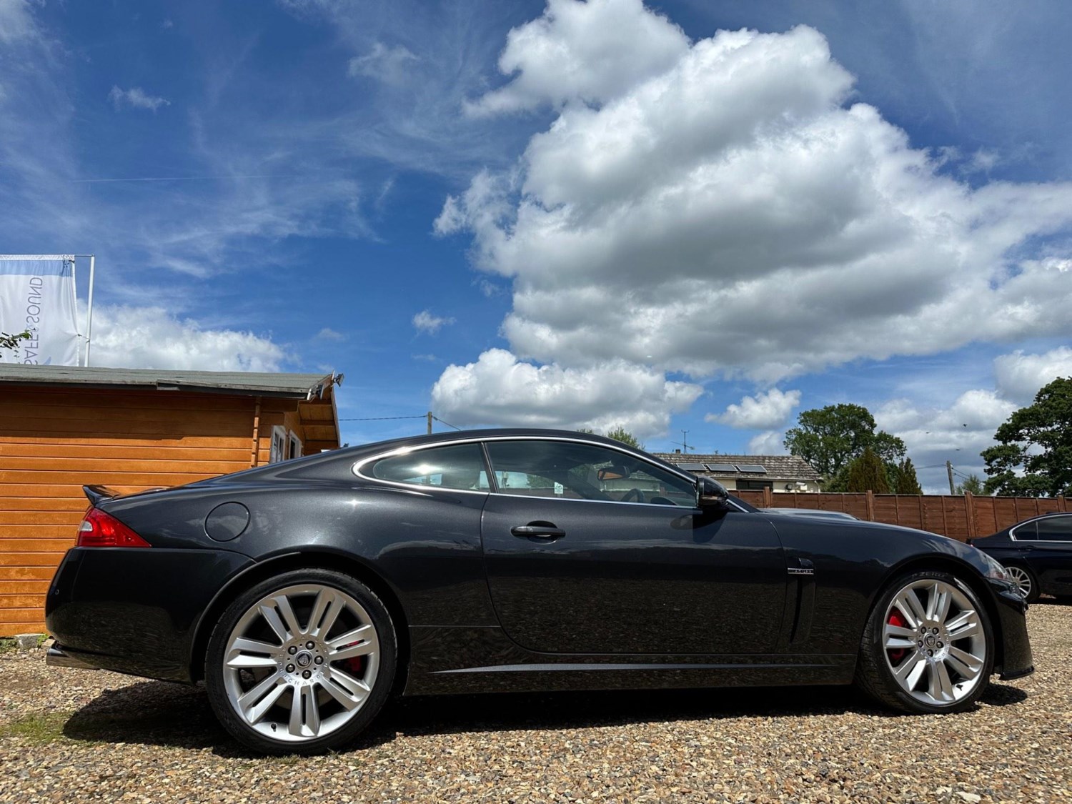 Jaguar XKR Listing Image