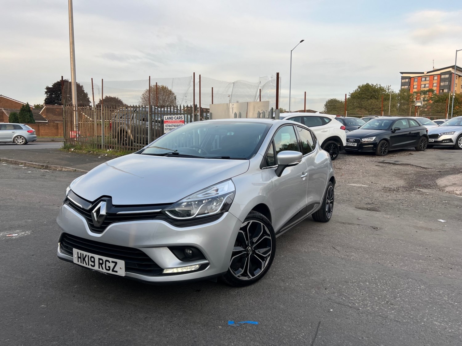 Renault Clio Listing Image