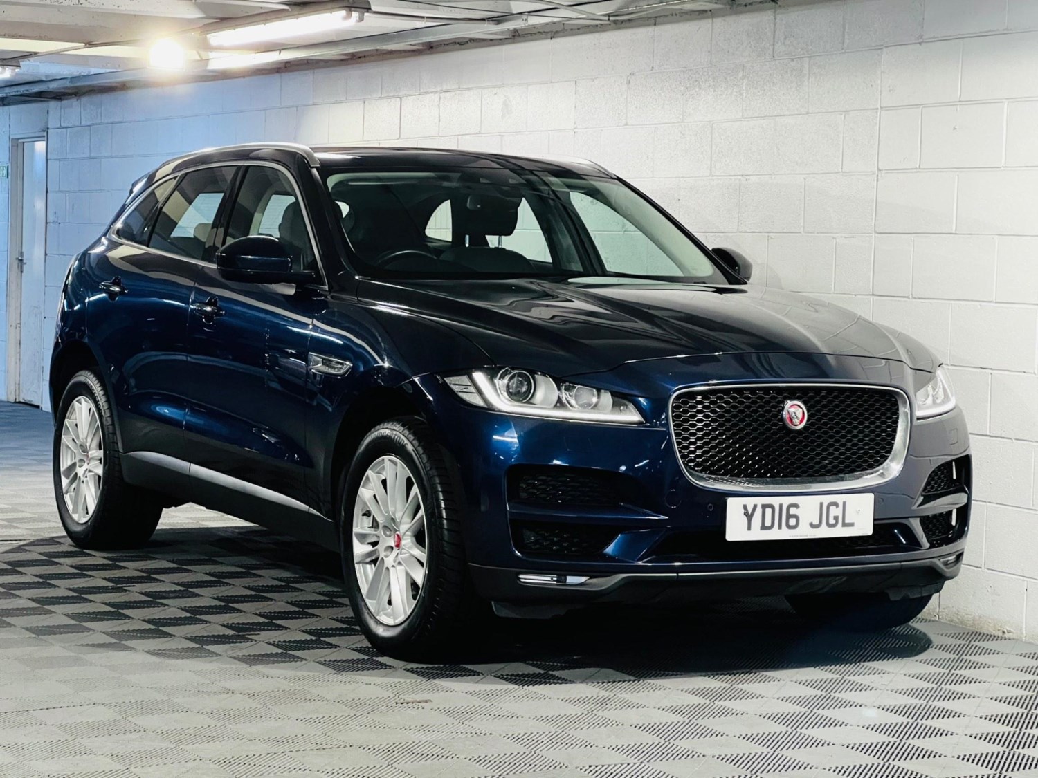 Jaguar F-PACE Listing Image