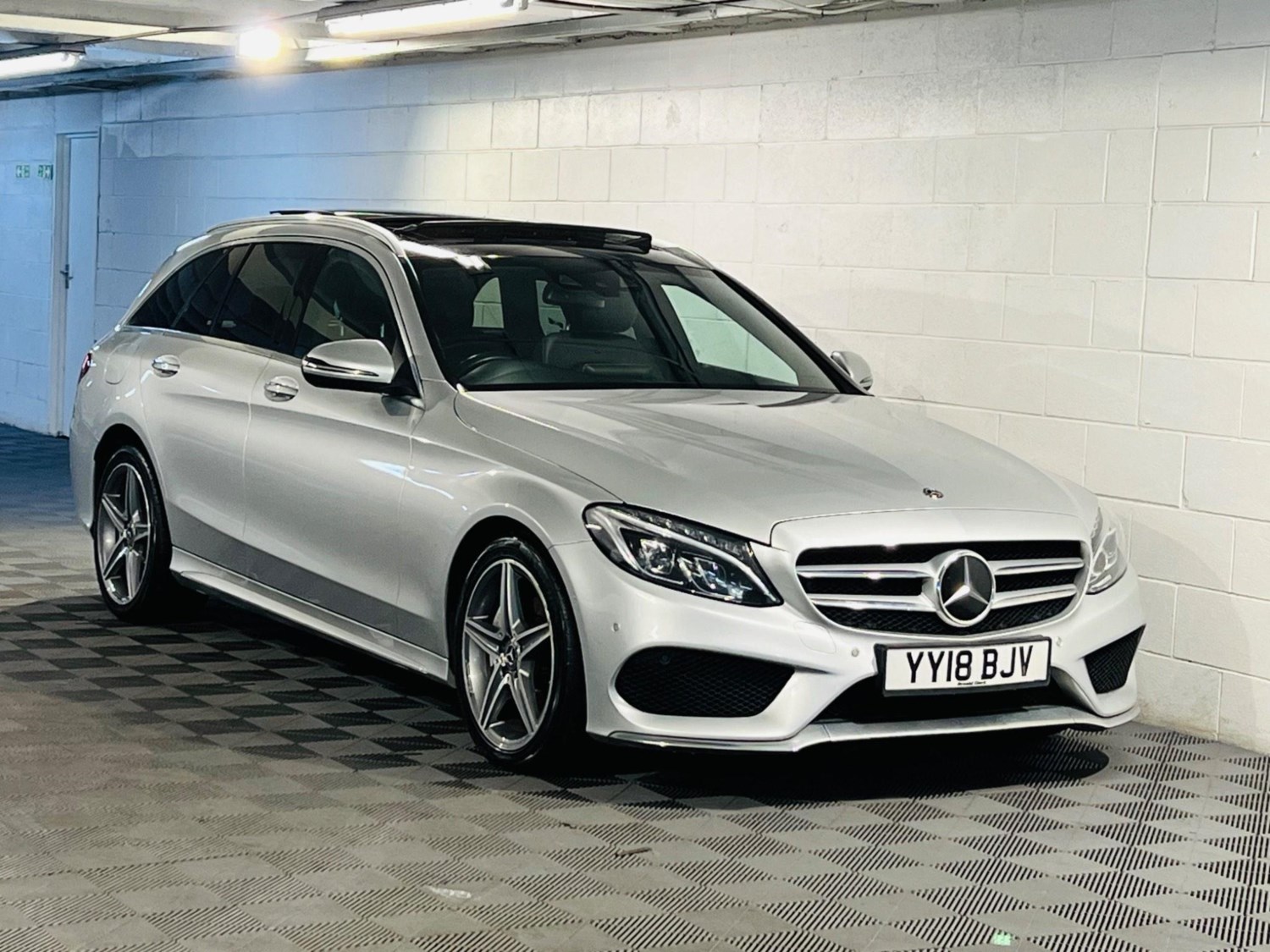 Mercedes-Benz C-Class Listing Image