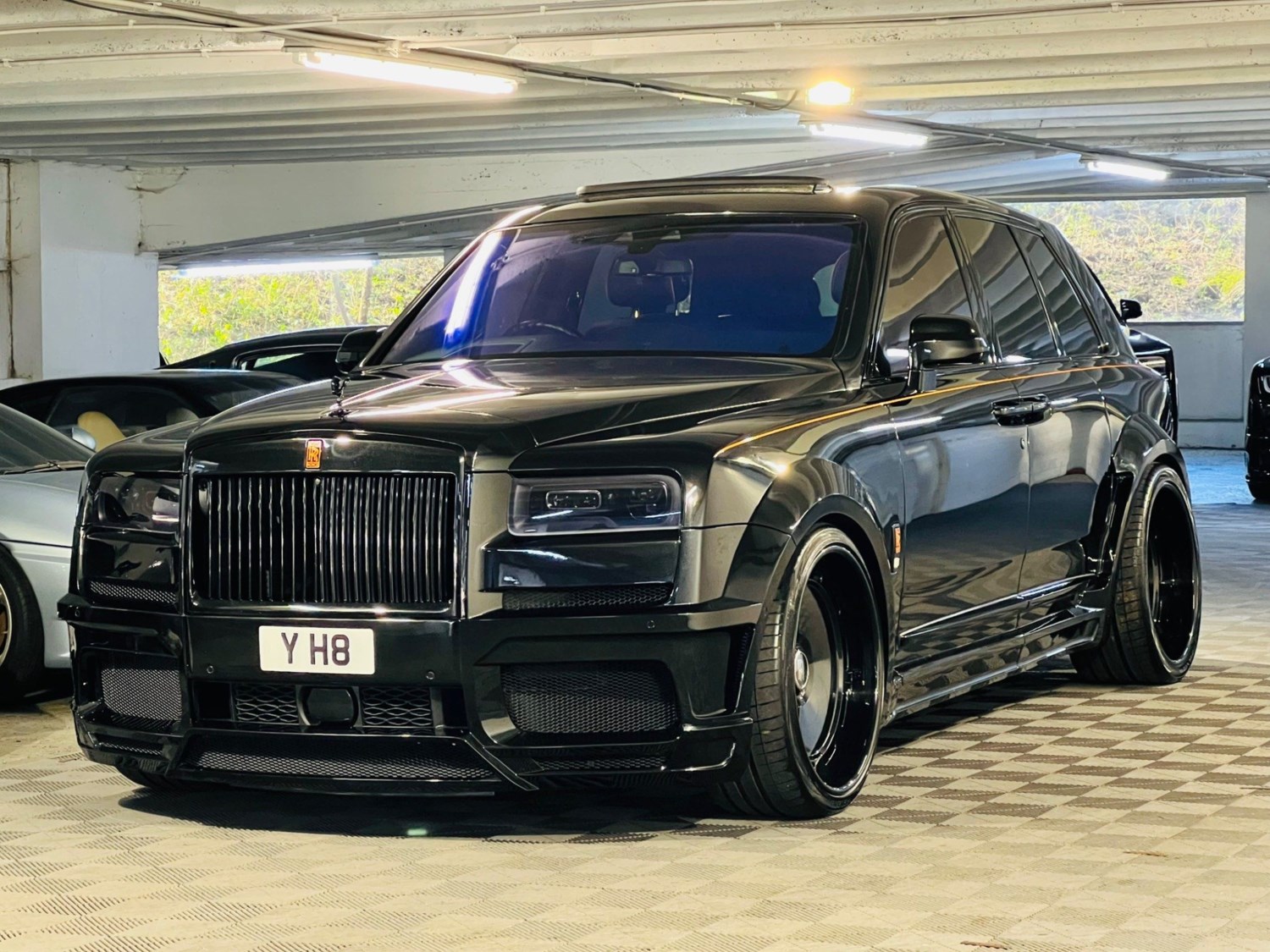 Rolls-Royce Cullinan Listing Image