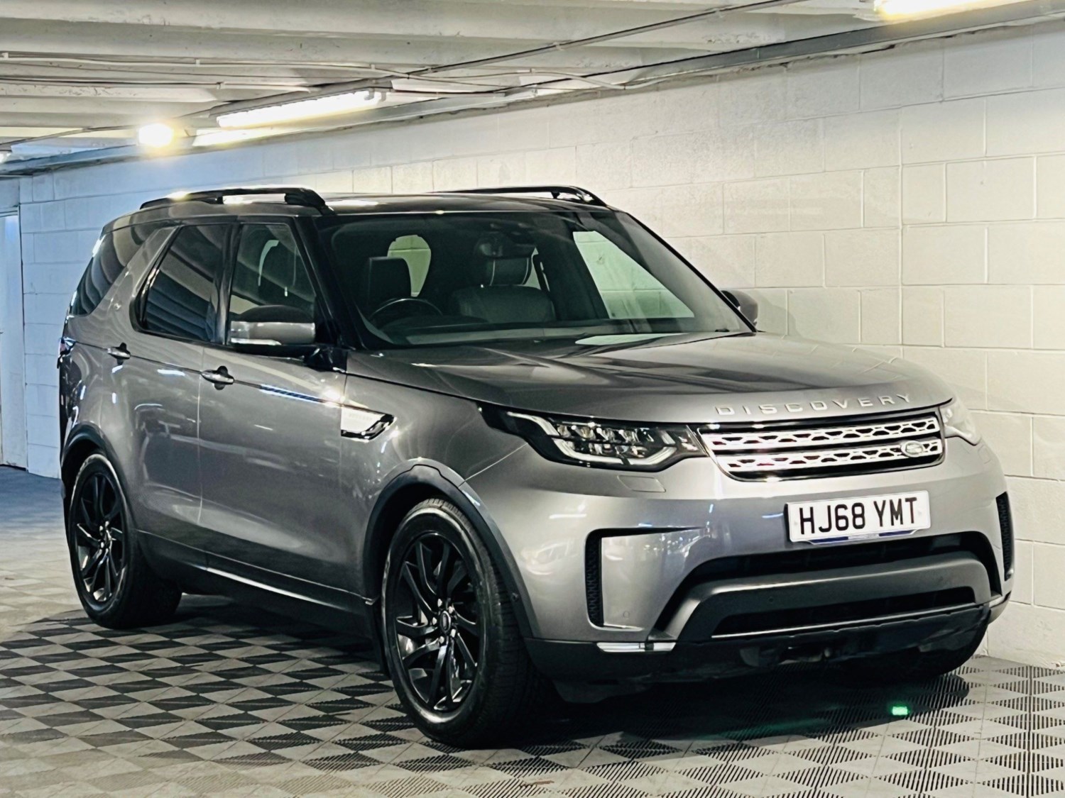 Land Rover Discovery Listing Image