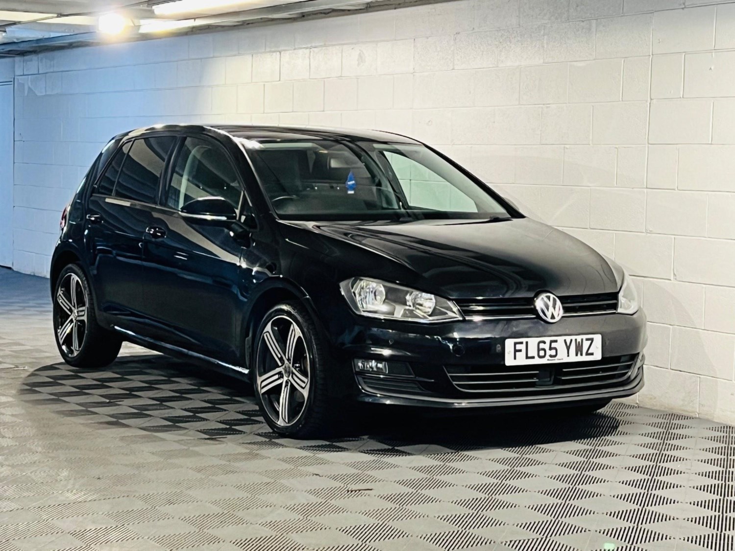 Volkswagen Golf Listing Image