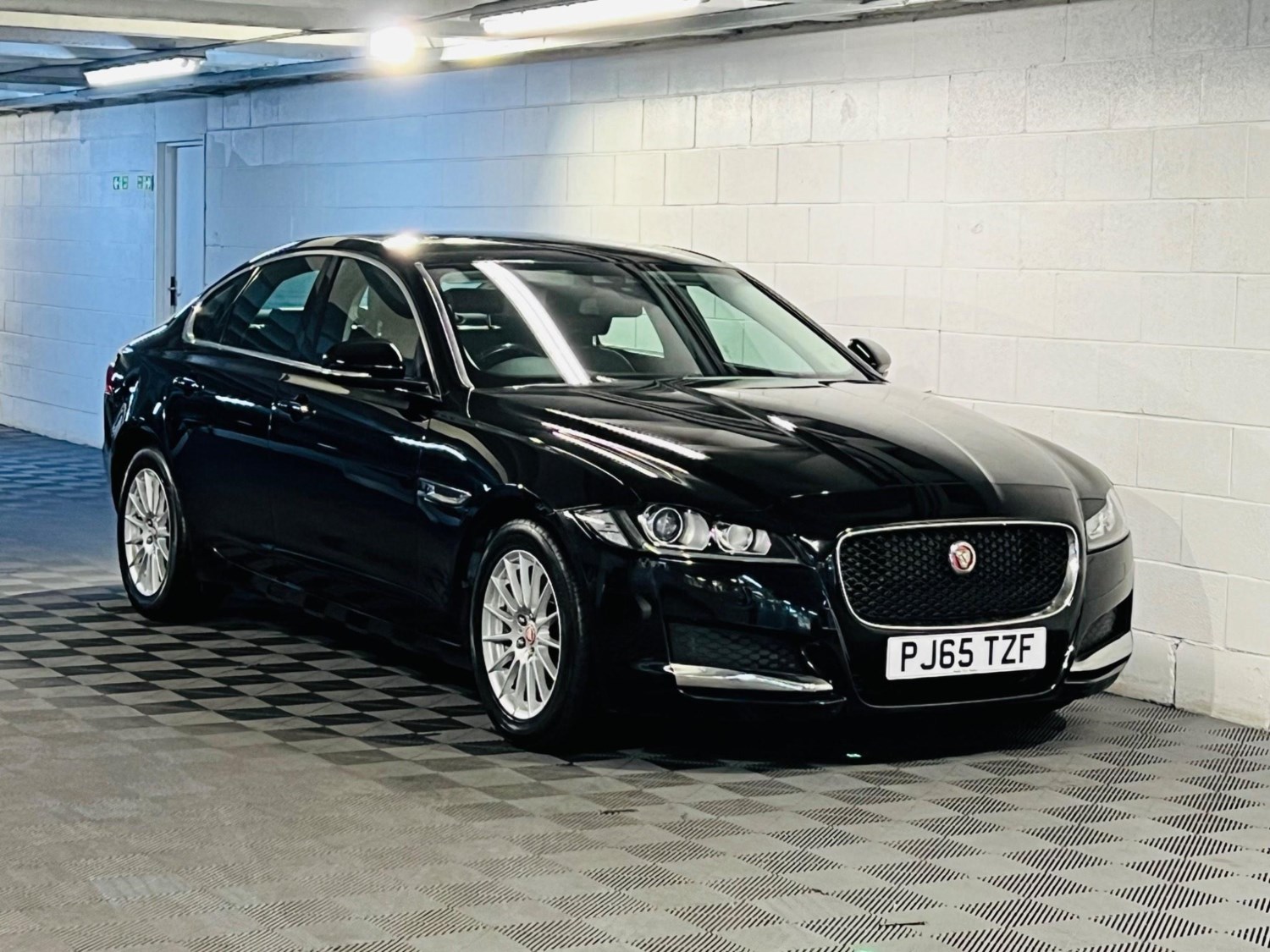 Jaguar XF Listing Image