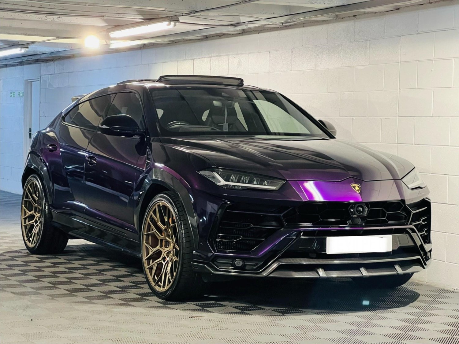 Lamborghini Urus Listing Image