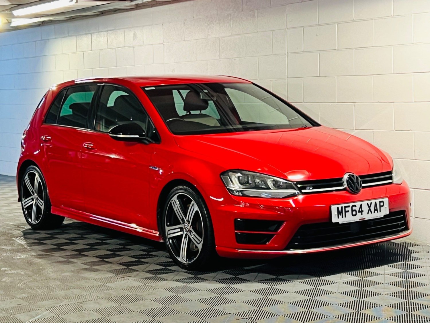 Volkswagen Golf Listing Image