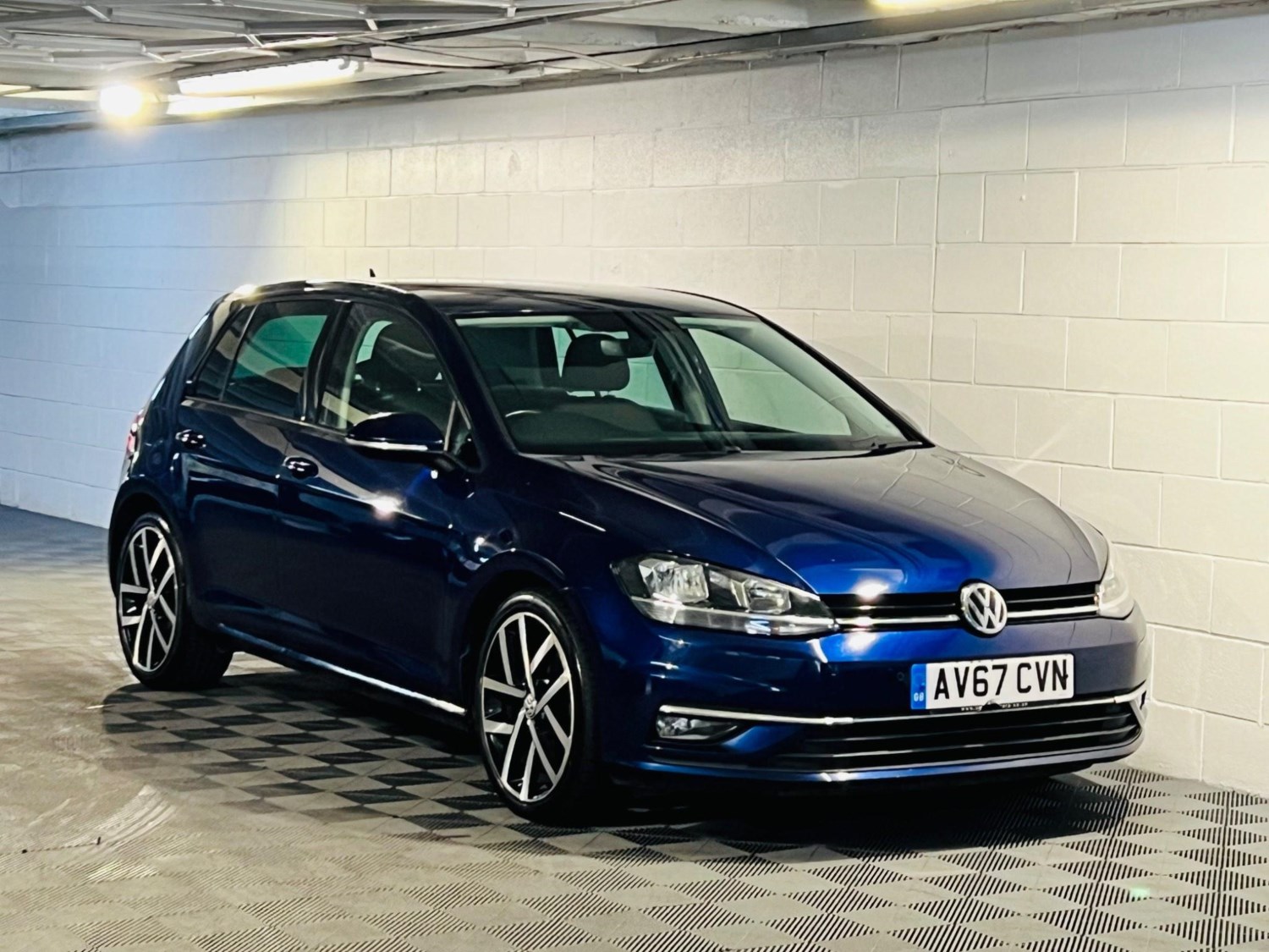 Volkswagen Golf Listing Image