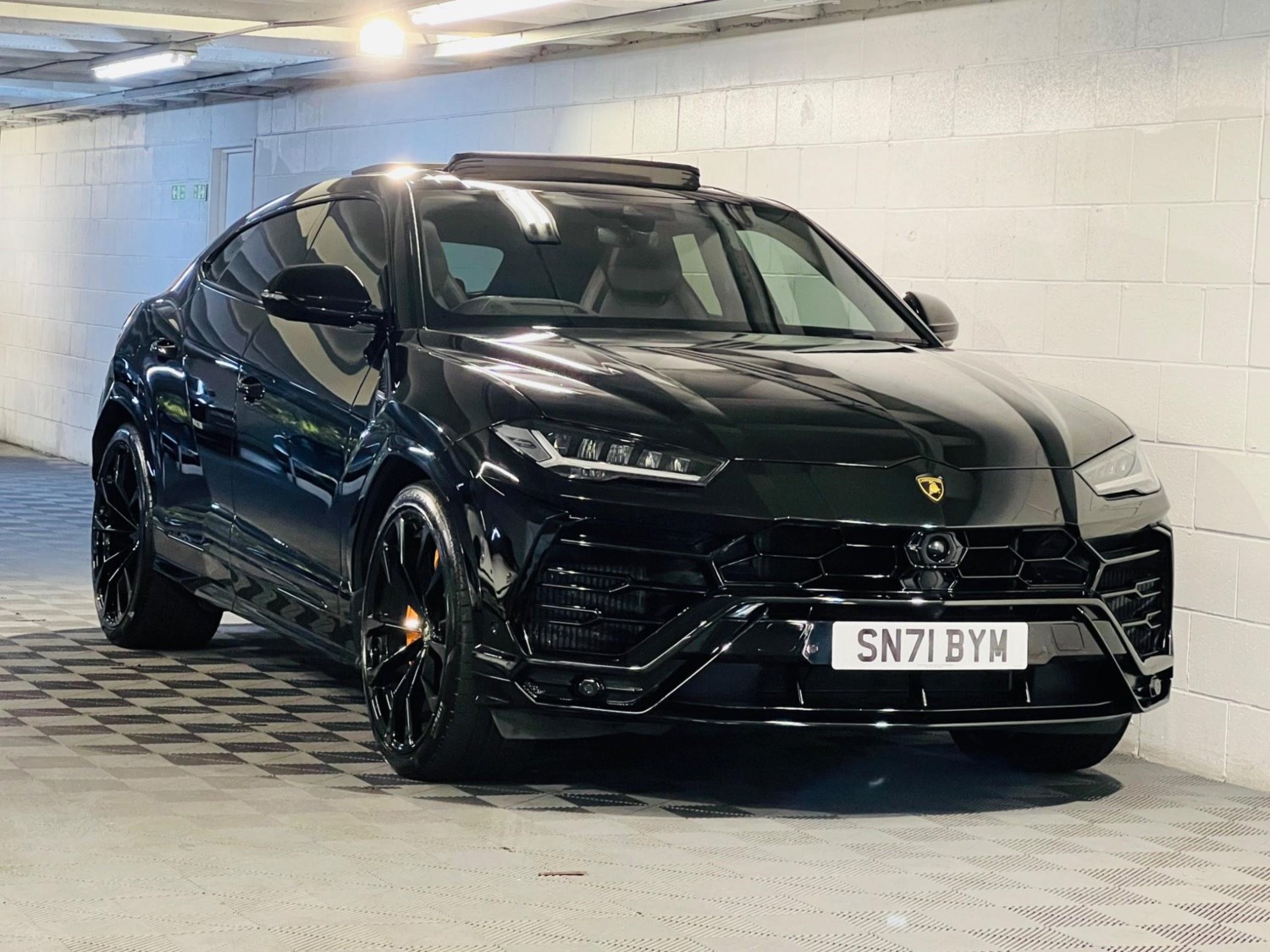 Lamborghini Urus Listing Image