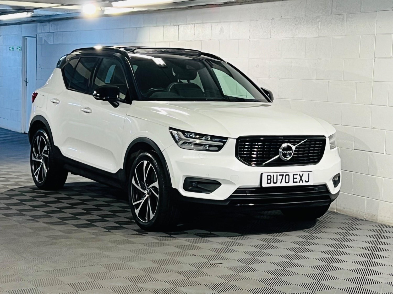 Volvo XC40 Listing Image